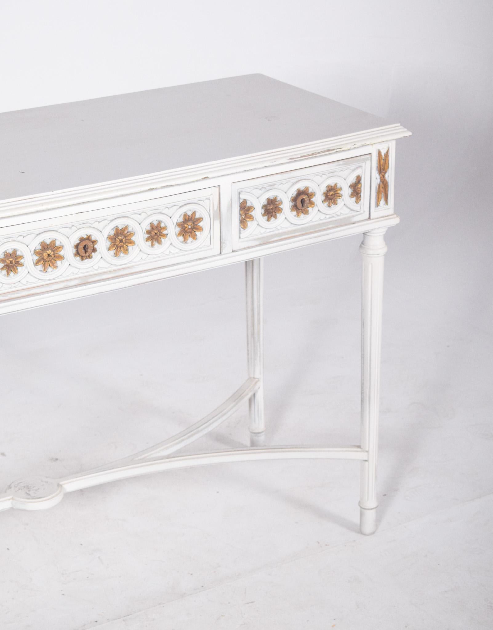 Portuguese Console Painted White with Gilding In Good Condition For Sale In Lisboa, Lisboa