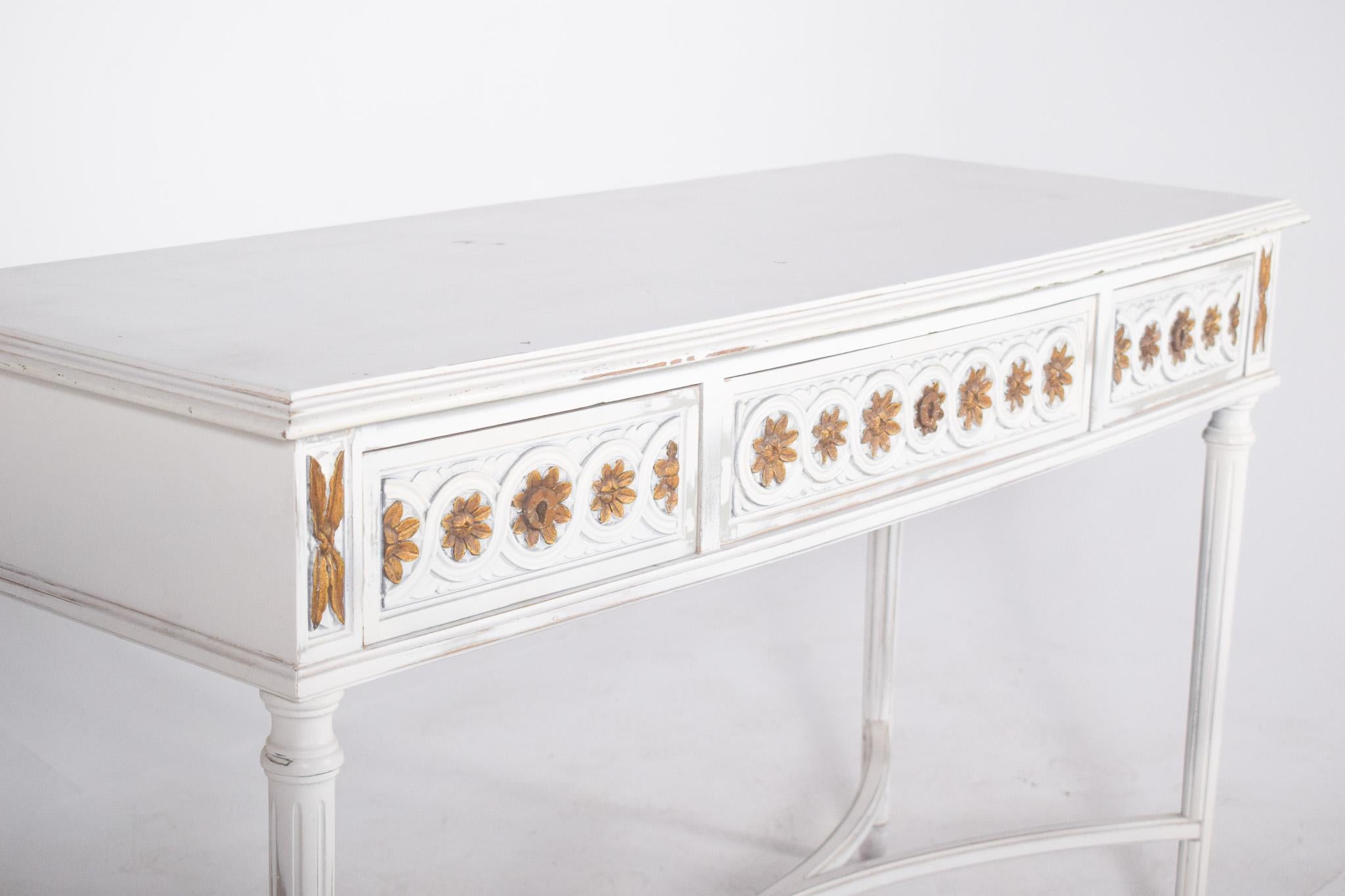 Wood Portuguese Console Painted White with Gilding For Sale