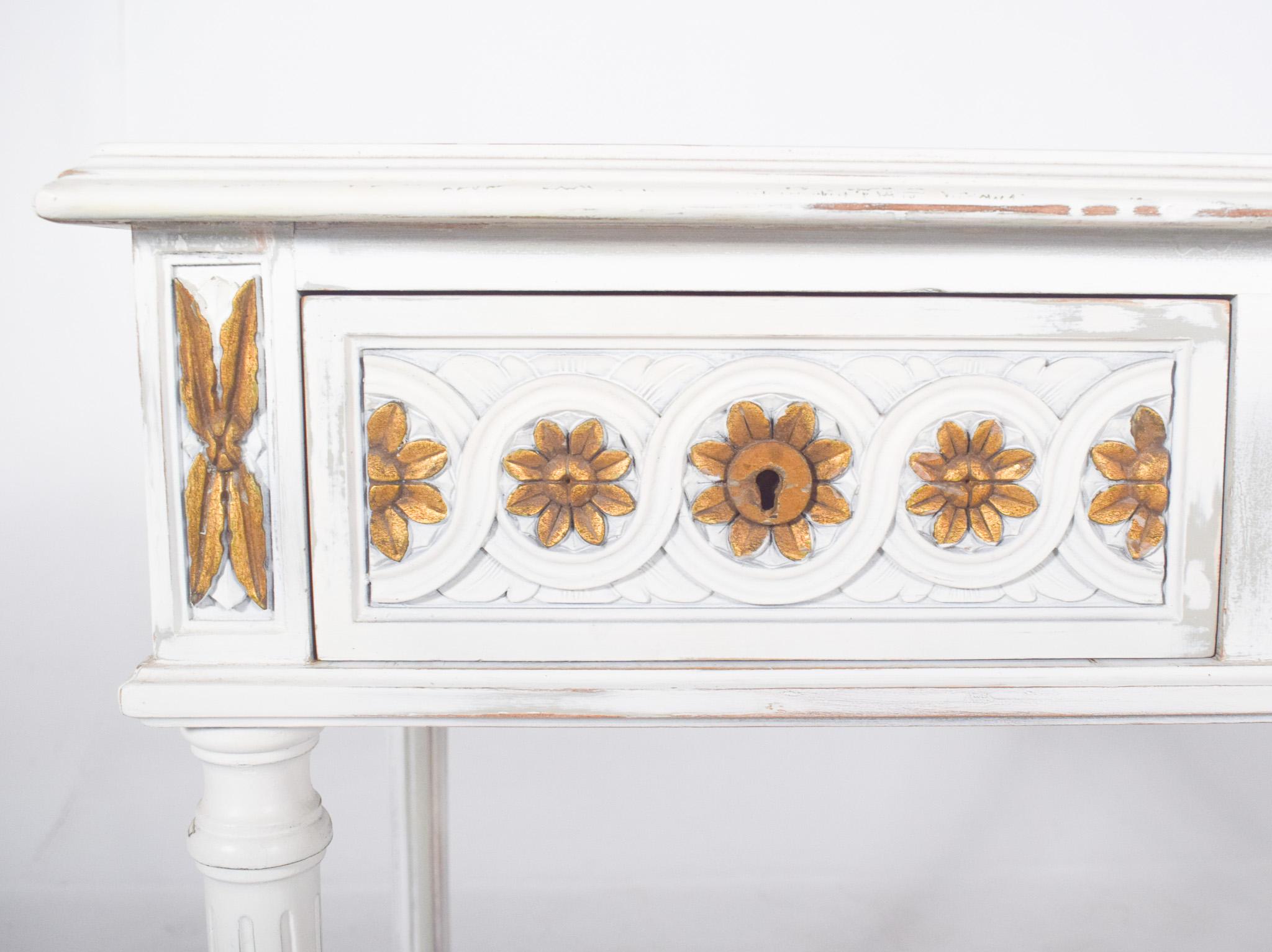 Portuguese Console Painted White with Gilding For Sale 2