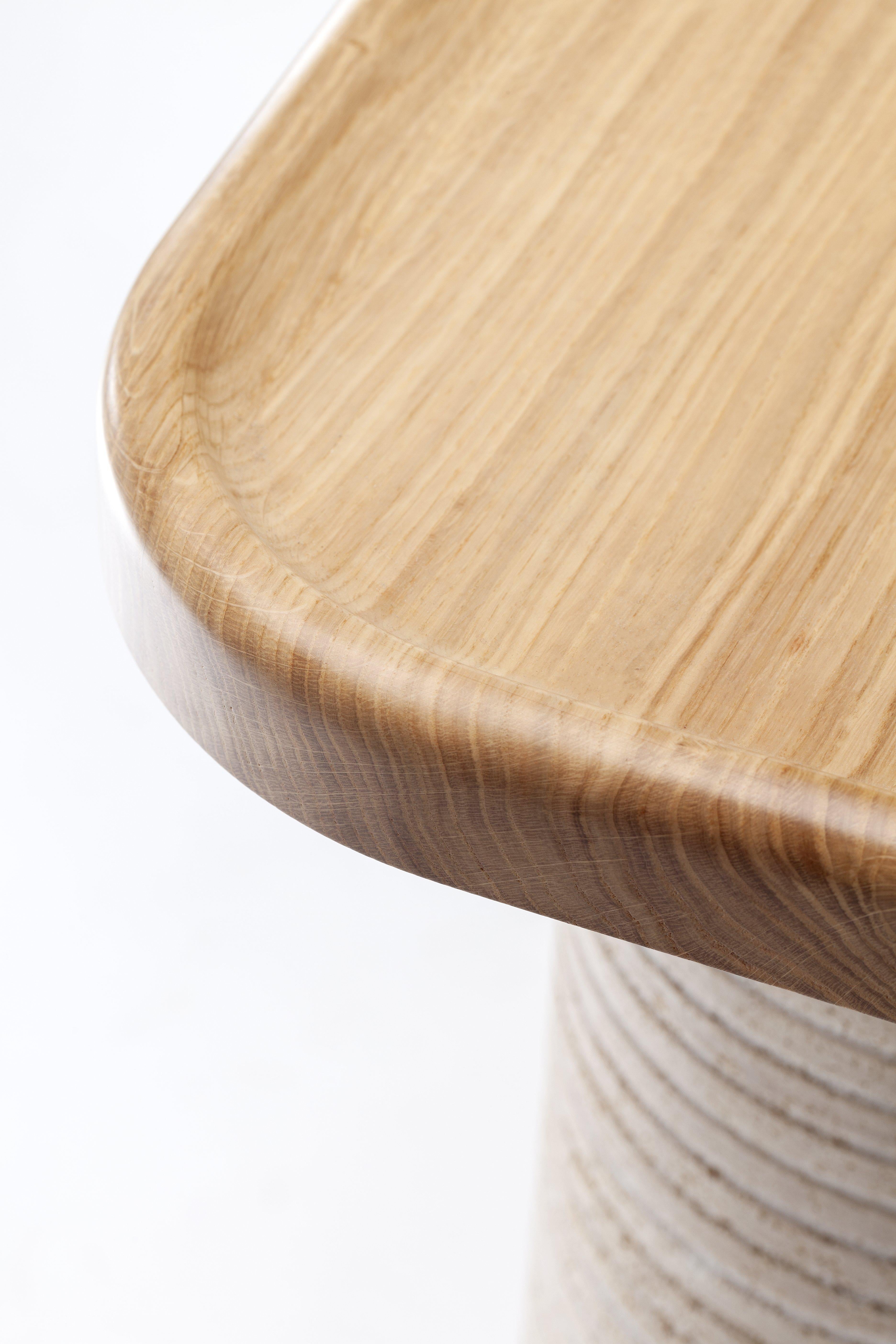 Brutalismo Console Portoghese Poppy in Rovere Naturale Marmo Travertino di Mambo in vendita