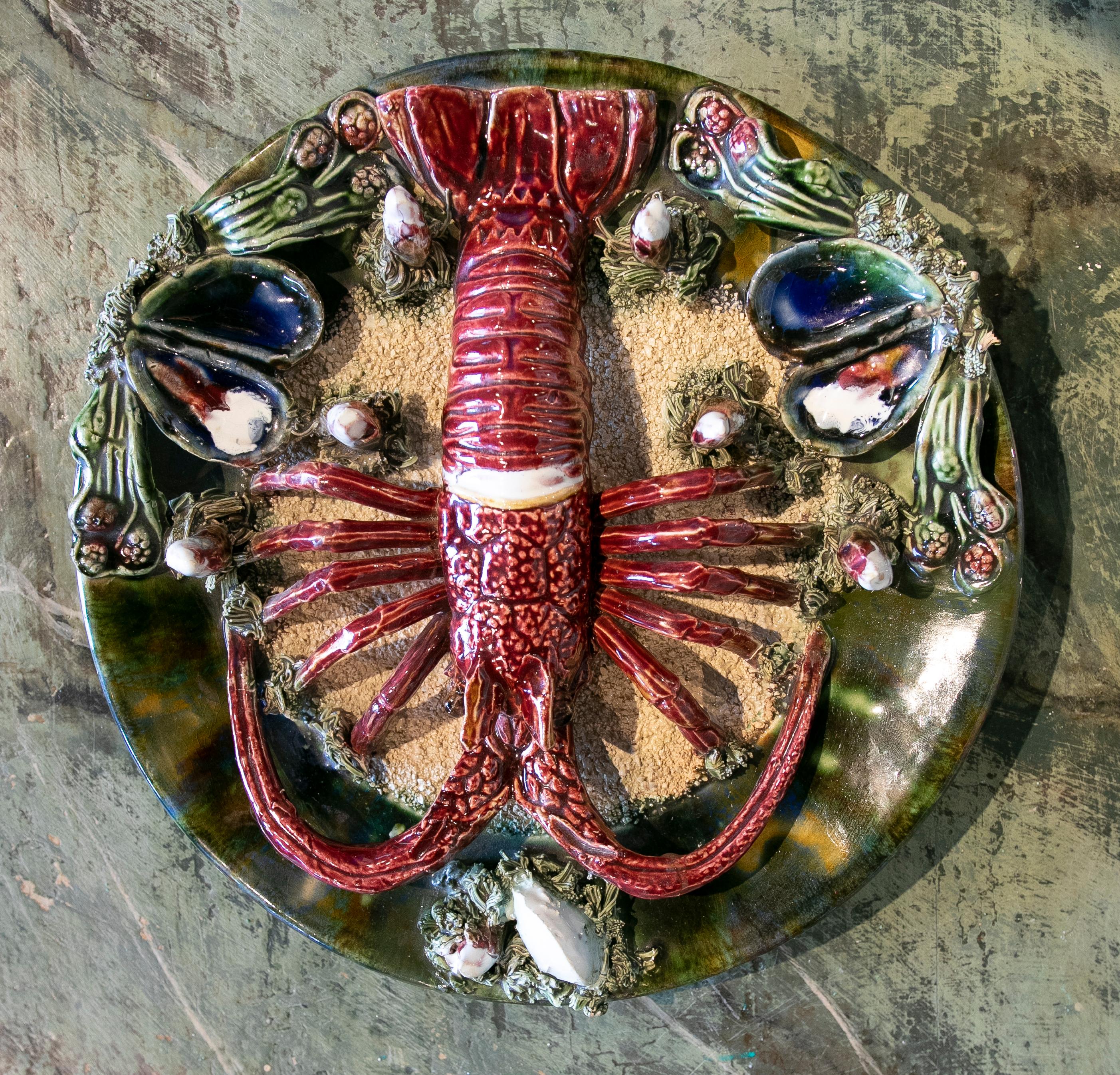 Portuguese Decorative Ceramic Plate with Lobster In Good Condition In Marbella, ES