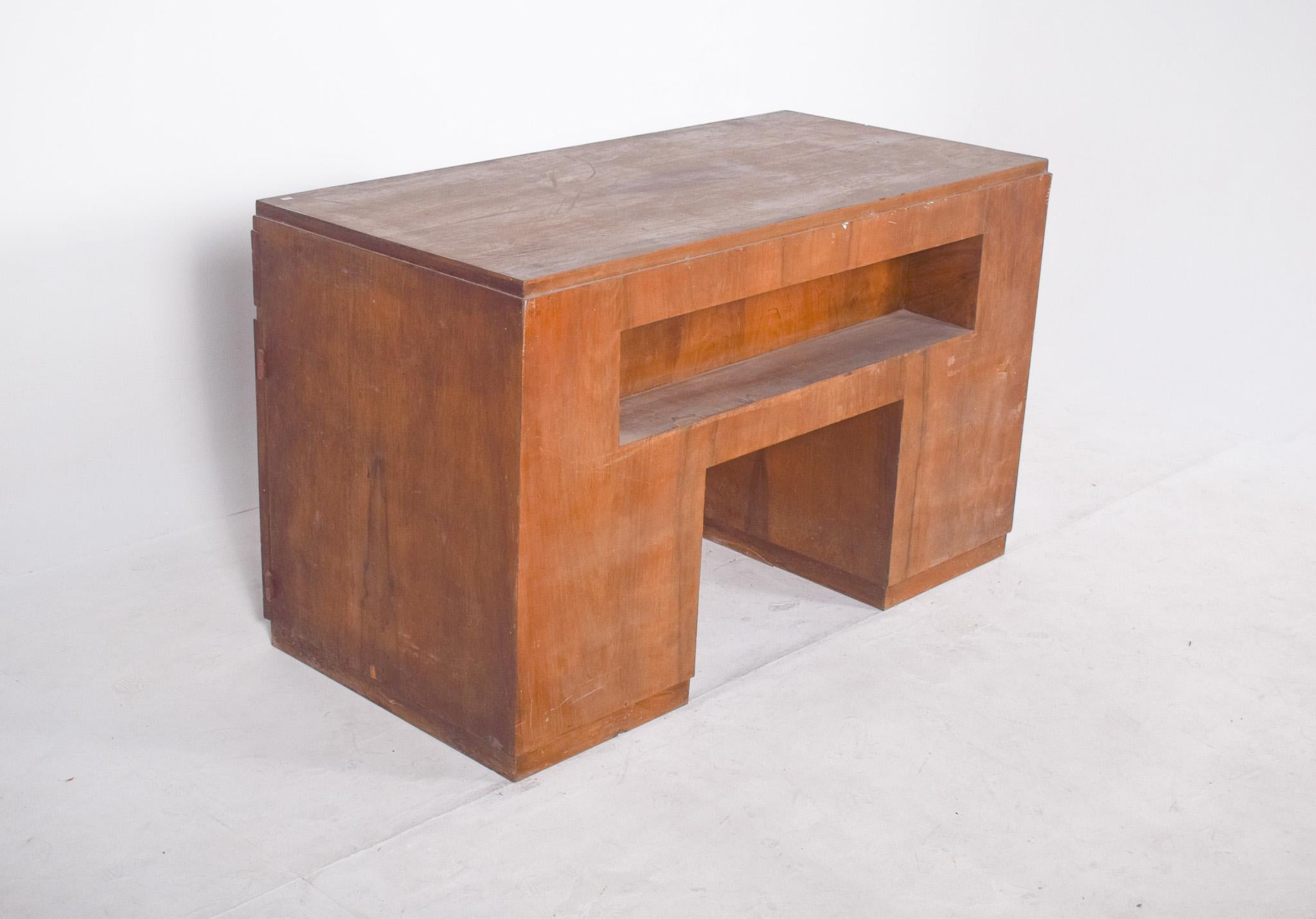 Portuguese Desk From the Mid-20th Century For Sale 8