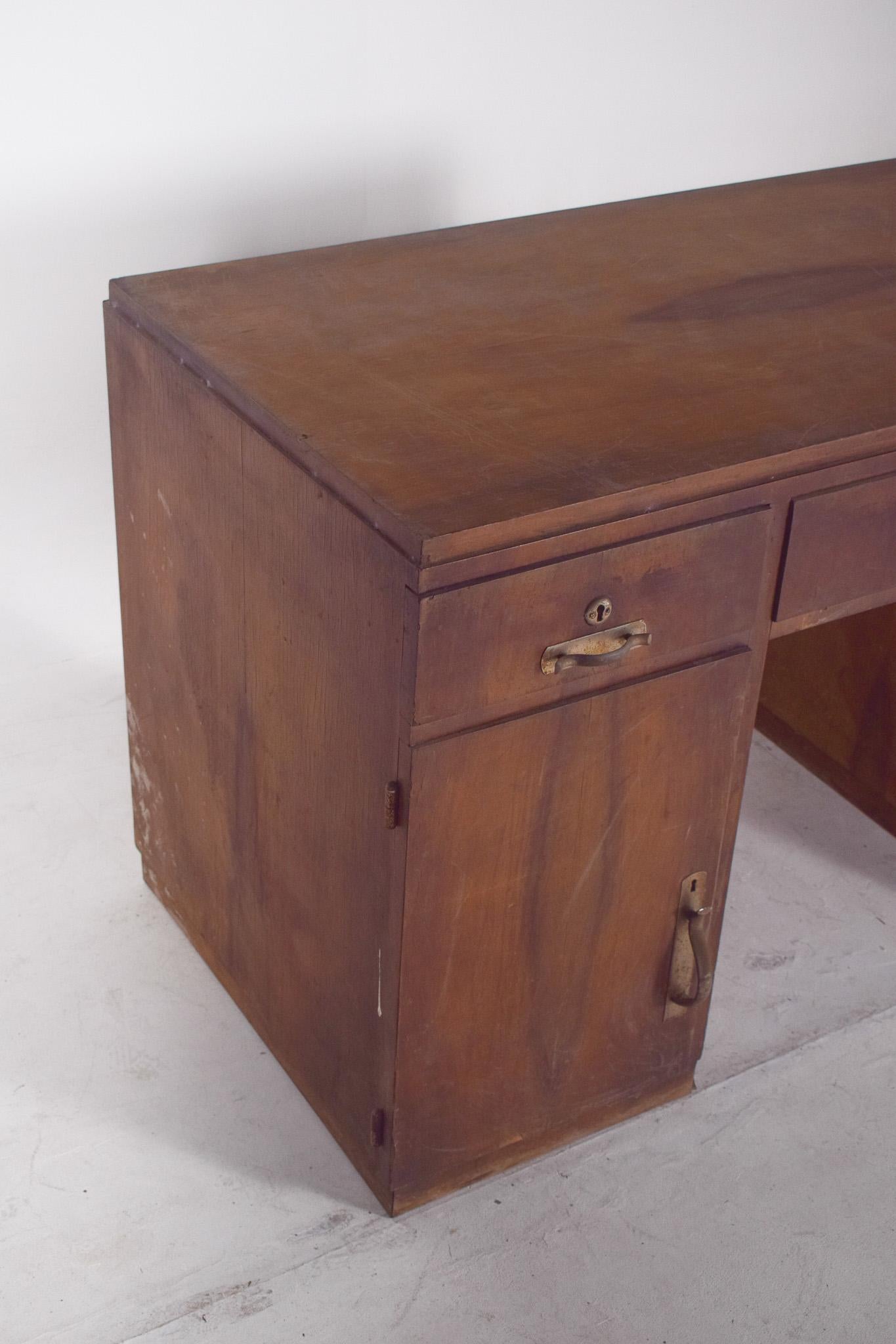 Portuguese Desk From the Mid-20th Century For Sale 2