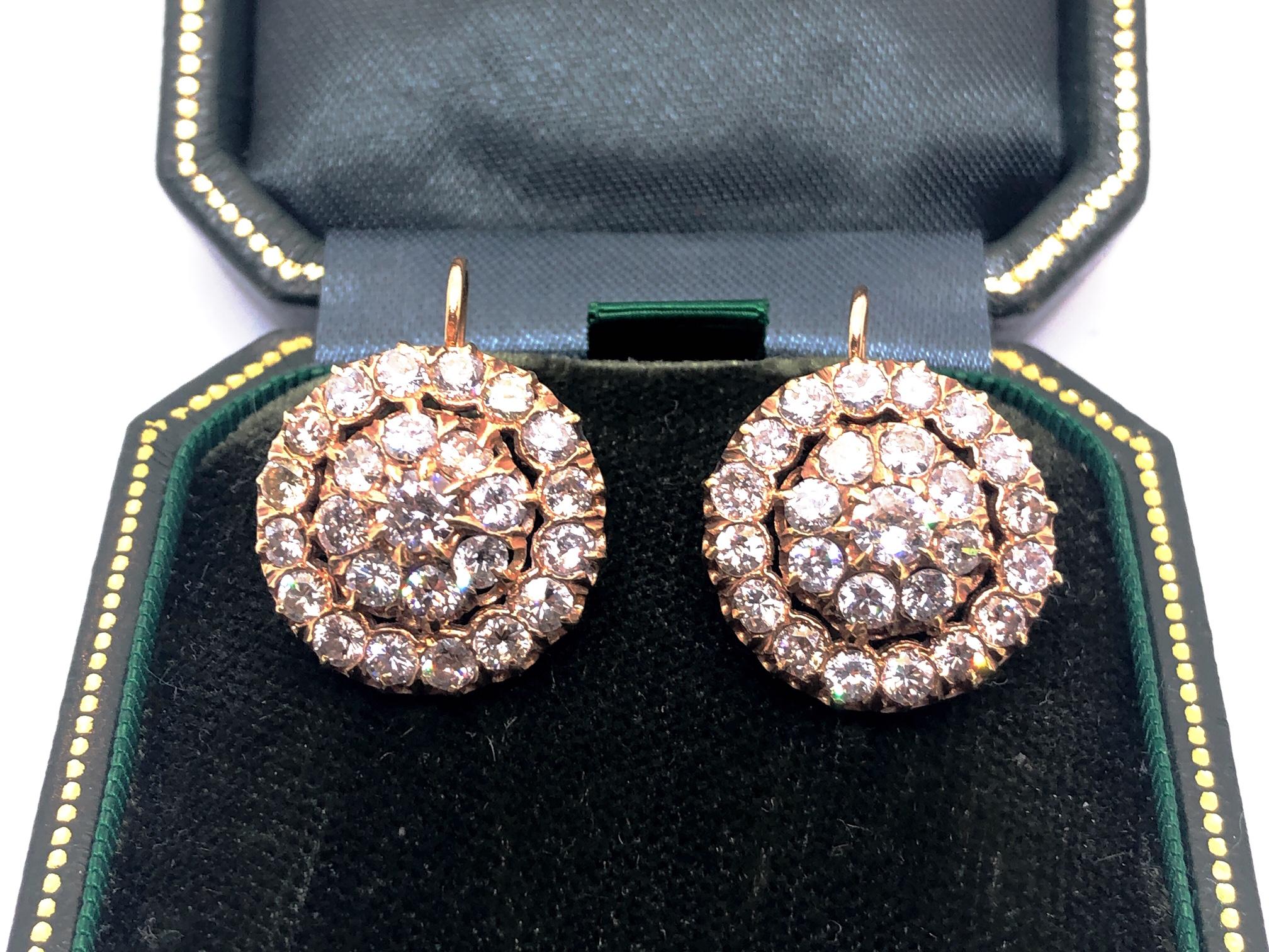 Taille ronde Boucles d'oreilles portugaises en or et diamants de 4,50 carats en vente