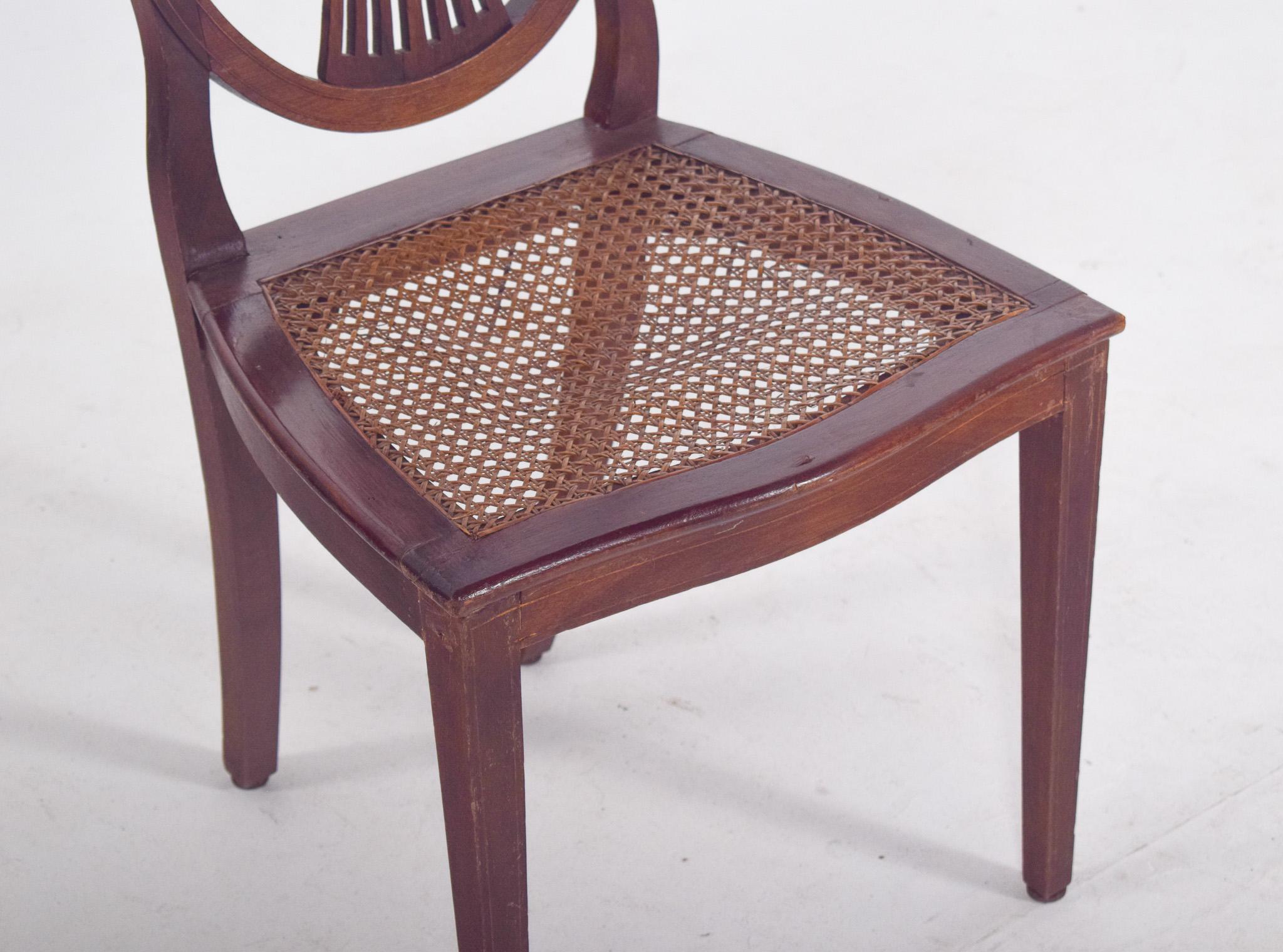 Portugais Chaise de salle à manger portugaise avec assise en paille en vente