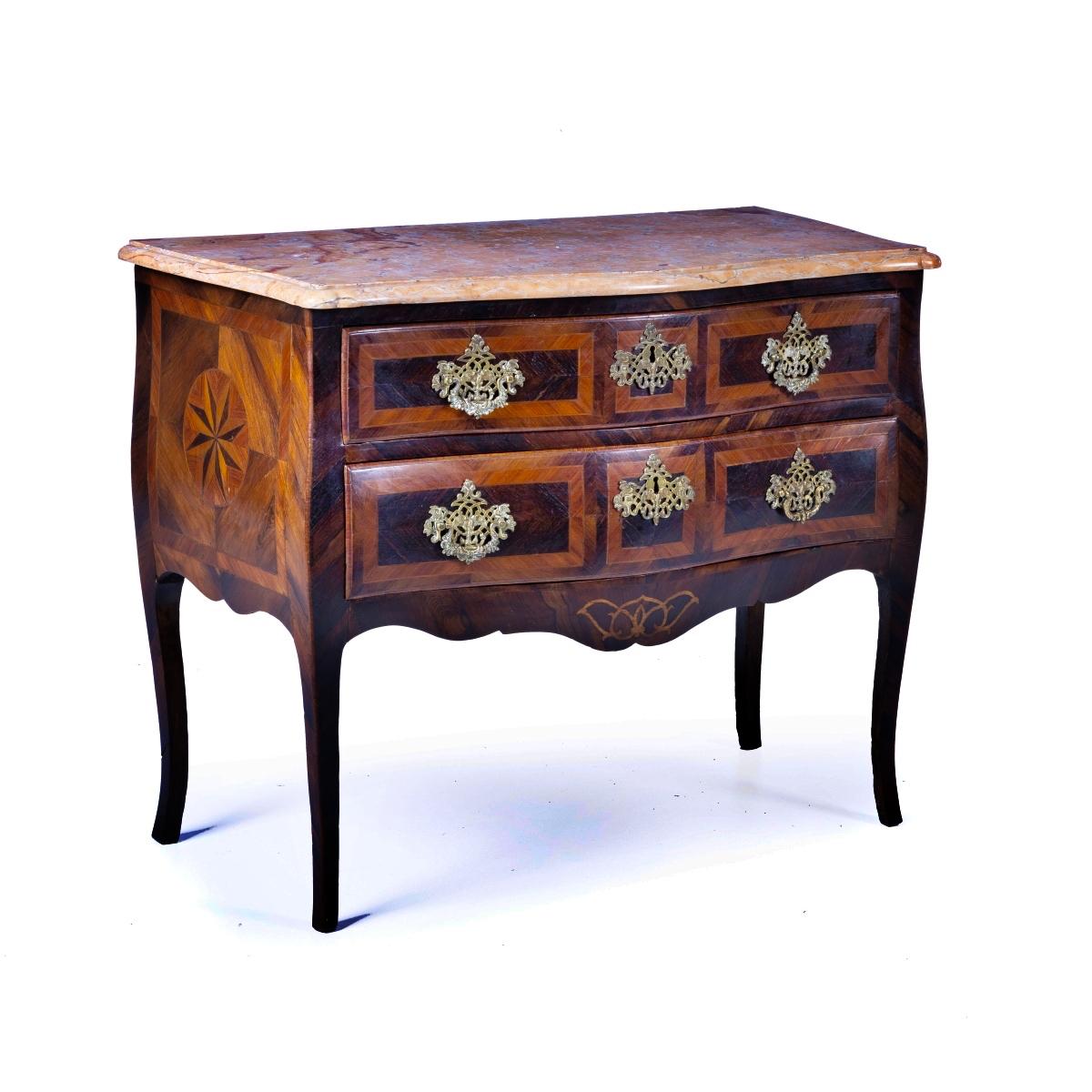 Hand-Crafted Portuguese Dresser 18th Century, Veneered in Brazilian Rosewood