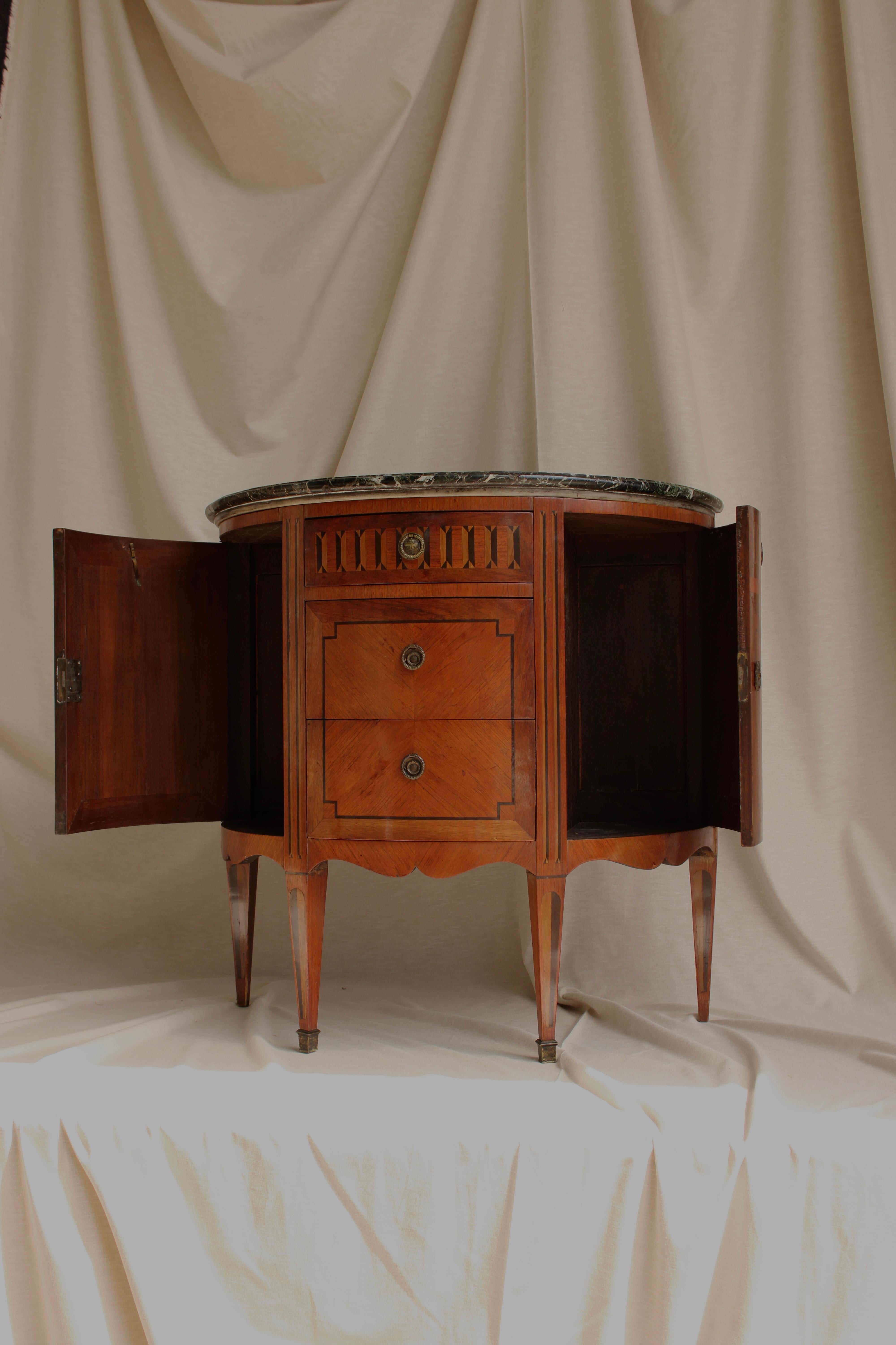 Portuguese Dresser D. Maria, in Mahogany, with Inlaids in Hawthorn and Pau-Santo 2