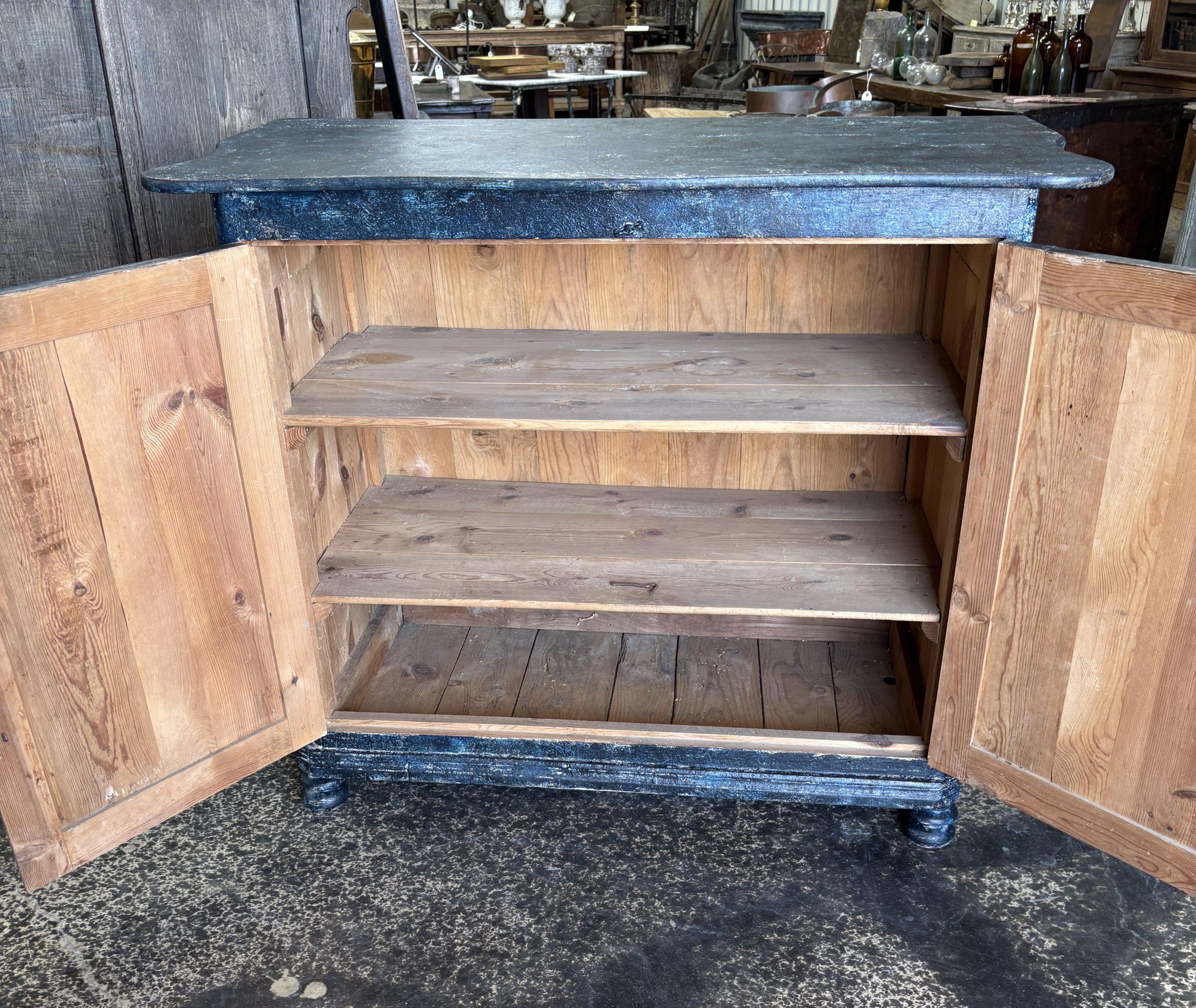 Buffet dipinto portoghese dell'inizio del XIX secolo in vendita 7