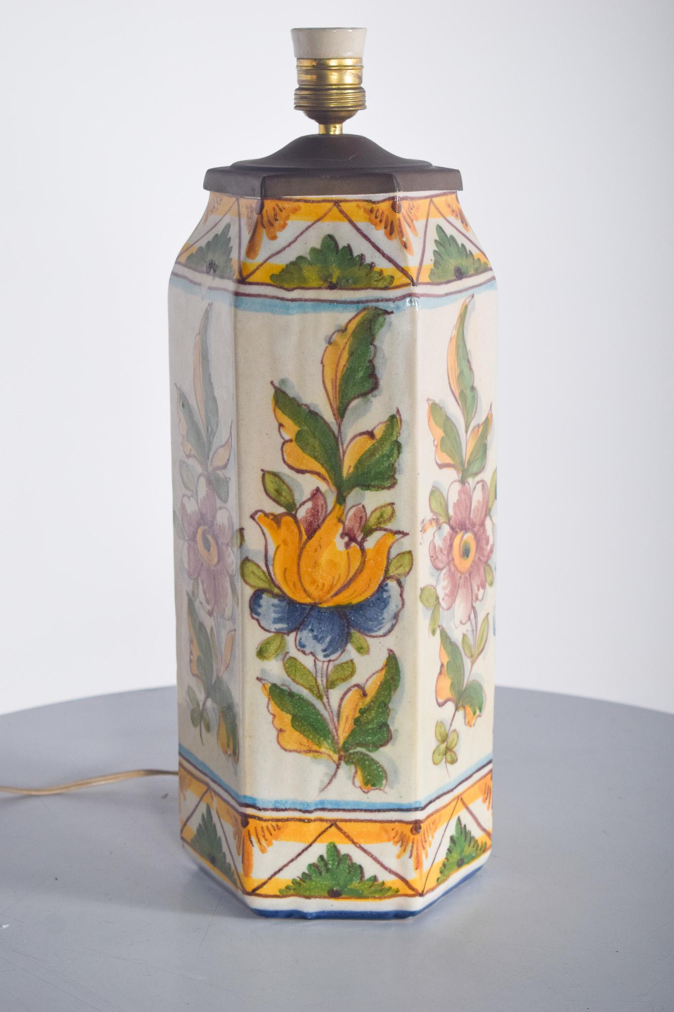 20ième siècle Lampe en faïence portugaise de Sant'Anna en vente