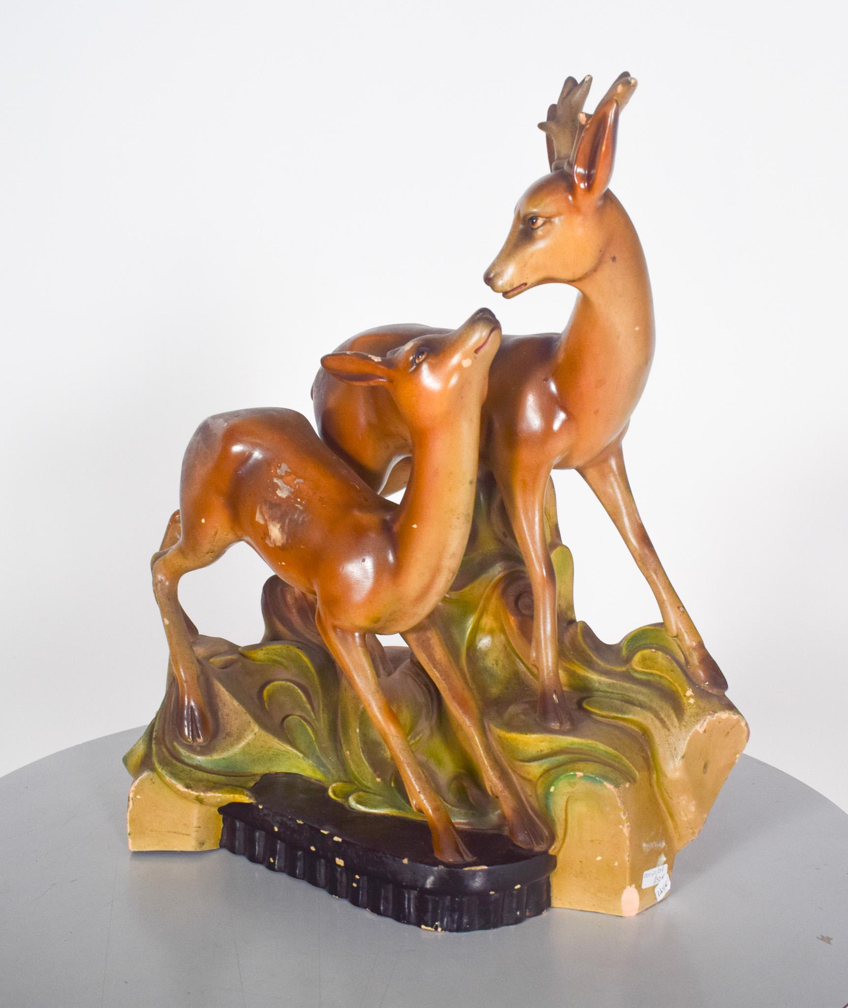 Portugais Sculpture portugaise représentant deux gazelles en vente