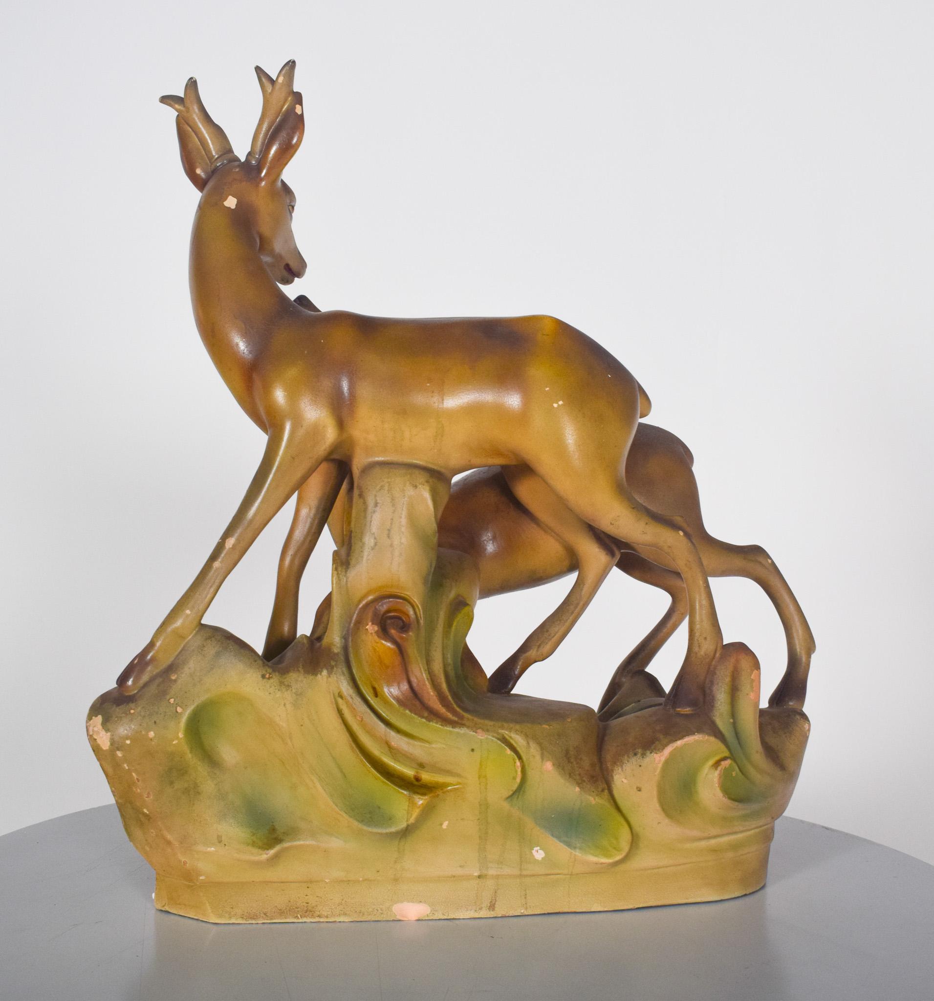 Sculpture portugaise représentant deux gazelles État moyen - En vente à Lisboa, Lisboa