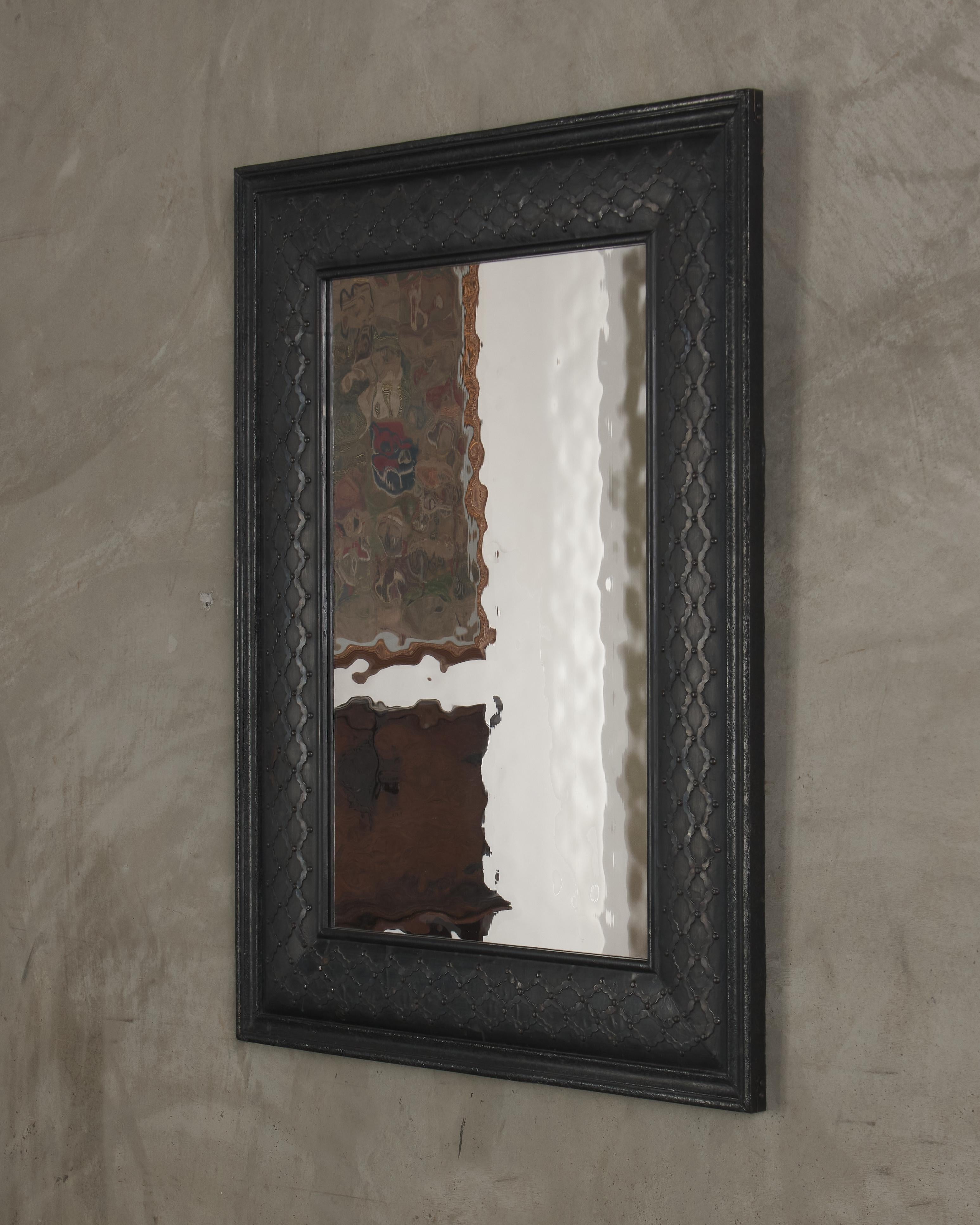 Portoghese ebanizzato  Specchio con cornice in Wood In condizioni buone in vendita a Los Angeles, CA