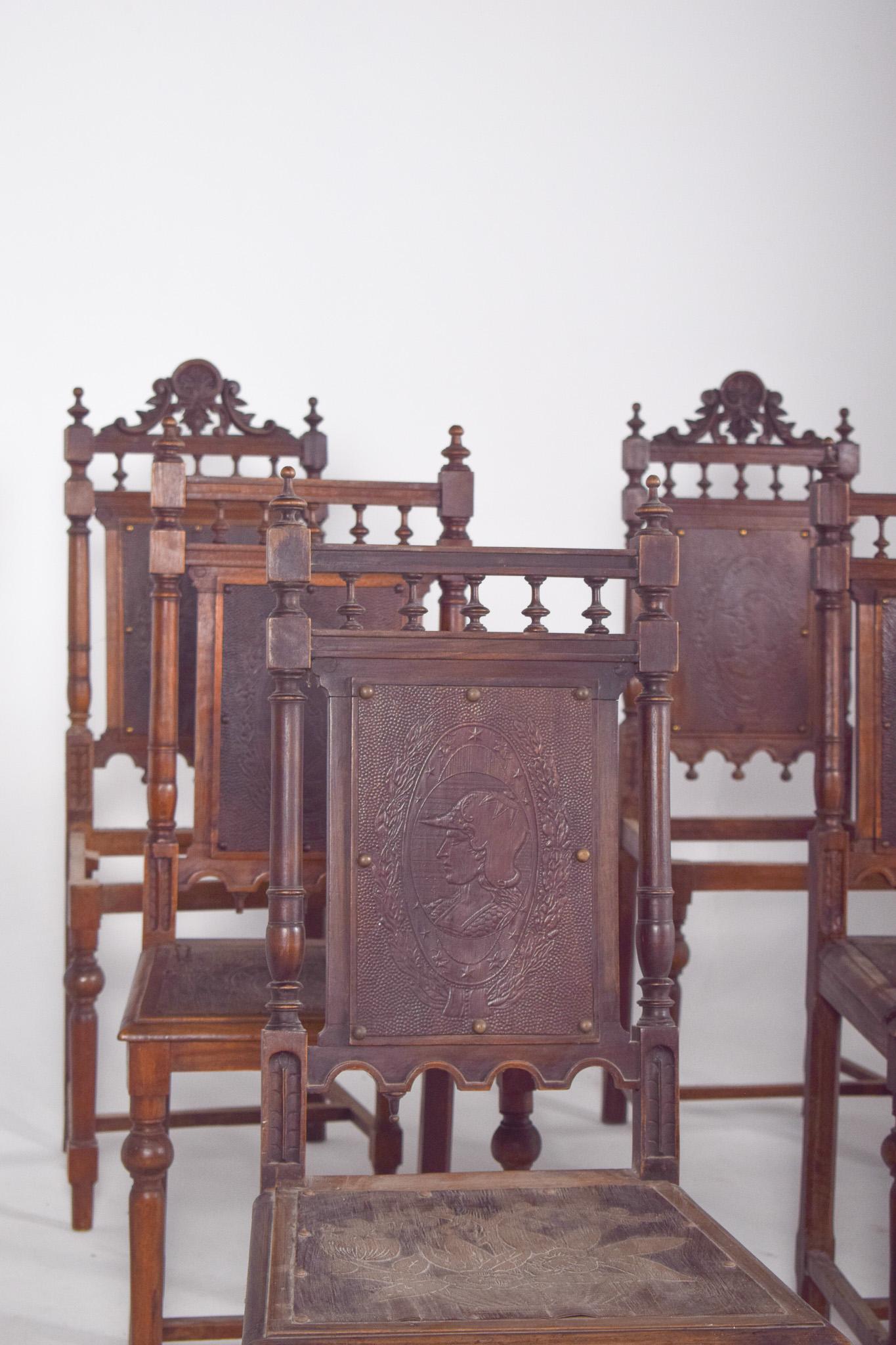 Eleven chaises de salle à manger portugaises de style Henry II Abîmé - En vente à Lisboa, Lisboa