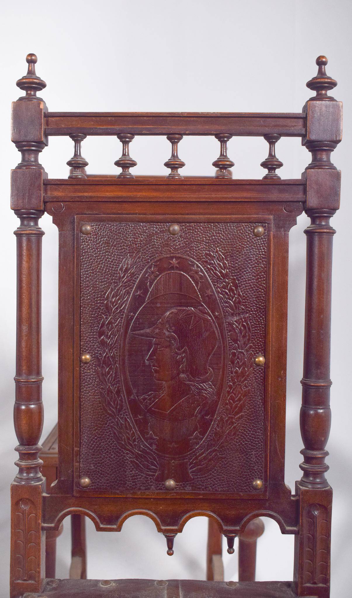 Eleven chaises de salle à manger portugaises de style Henry II en vente 2