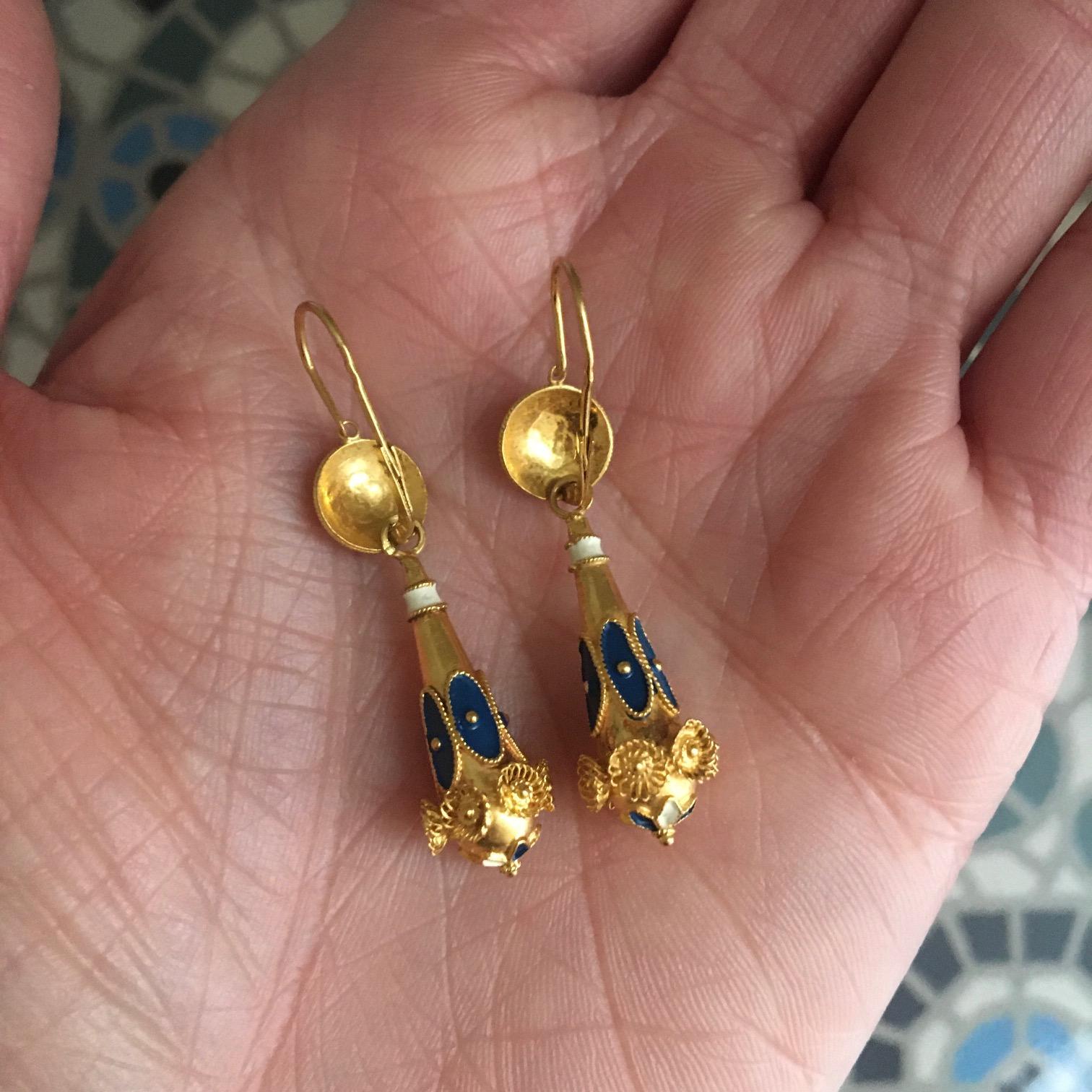 2.5 gram gold earrings