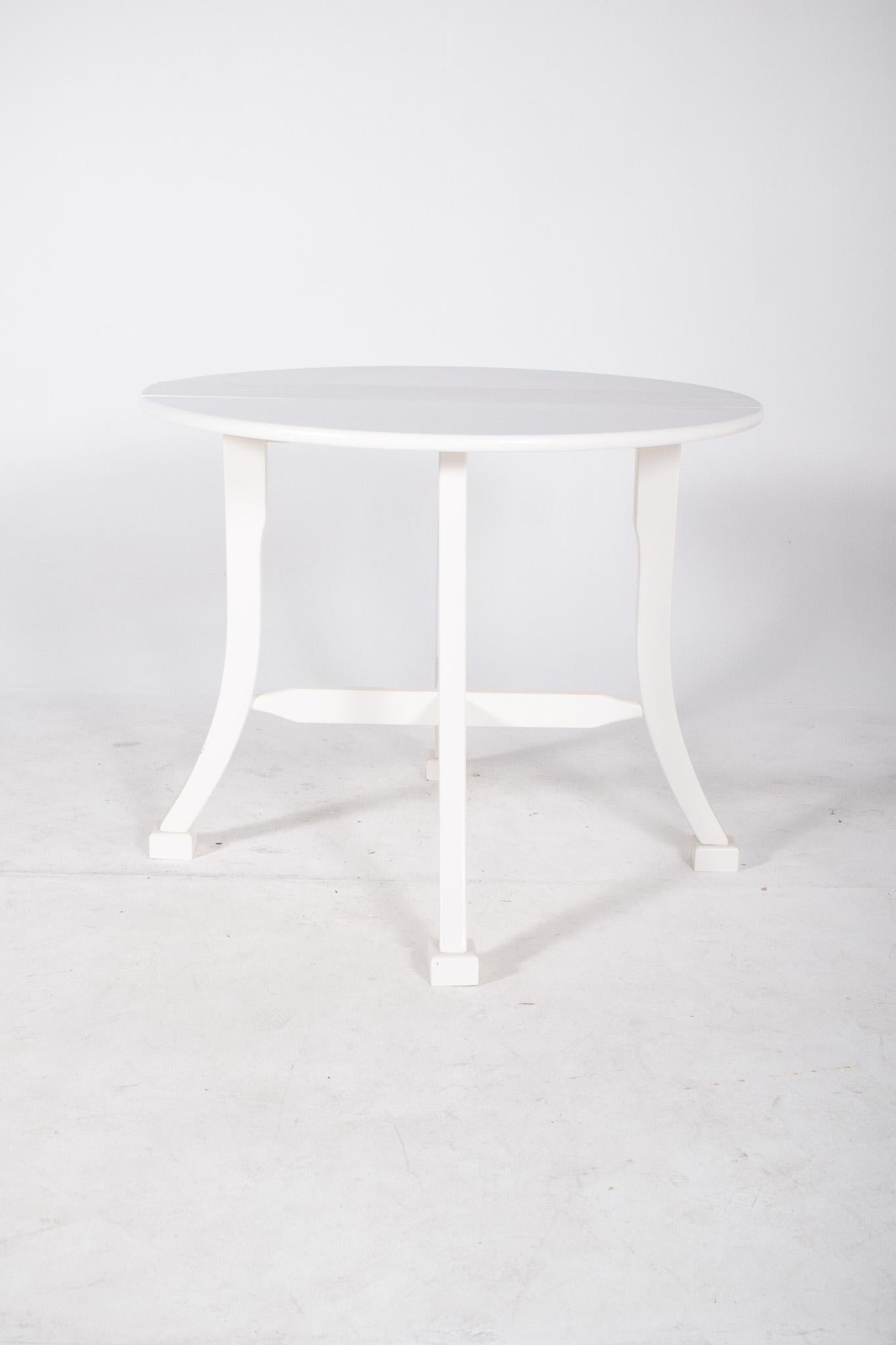 20th Century Portuguese Flap Table Painted in White For Sale