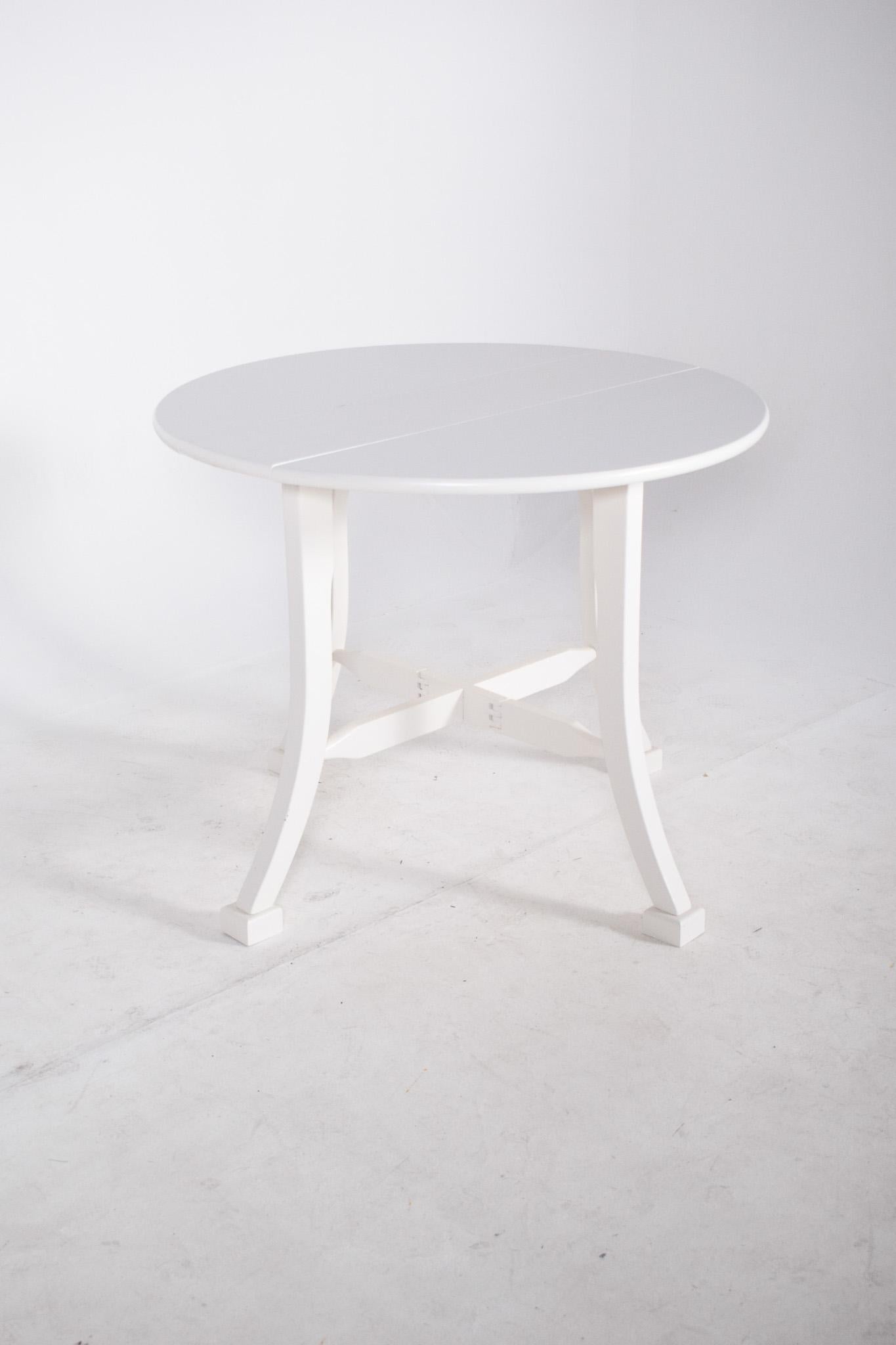 Portuguese Flap Table Painted in White For Sale 1