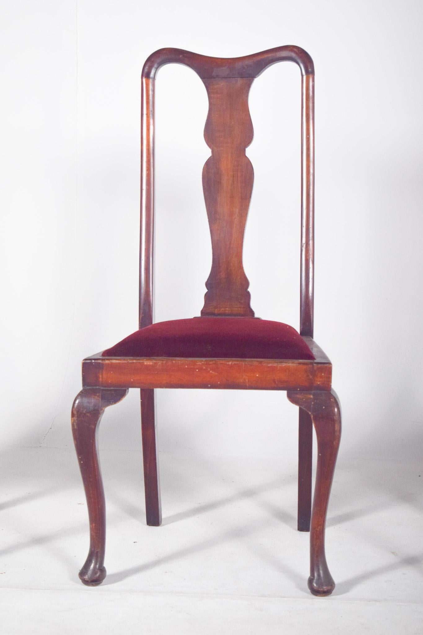 Bois Portuguese Four Queen Anne Dining Chairs (Chaises à manger Queen Anne) en vente