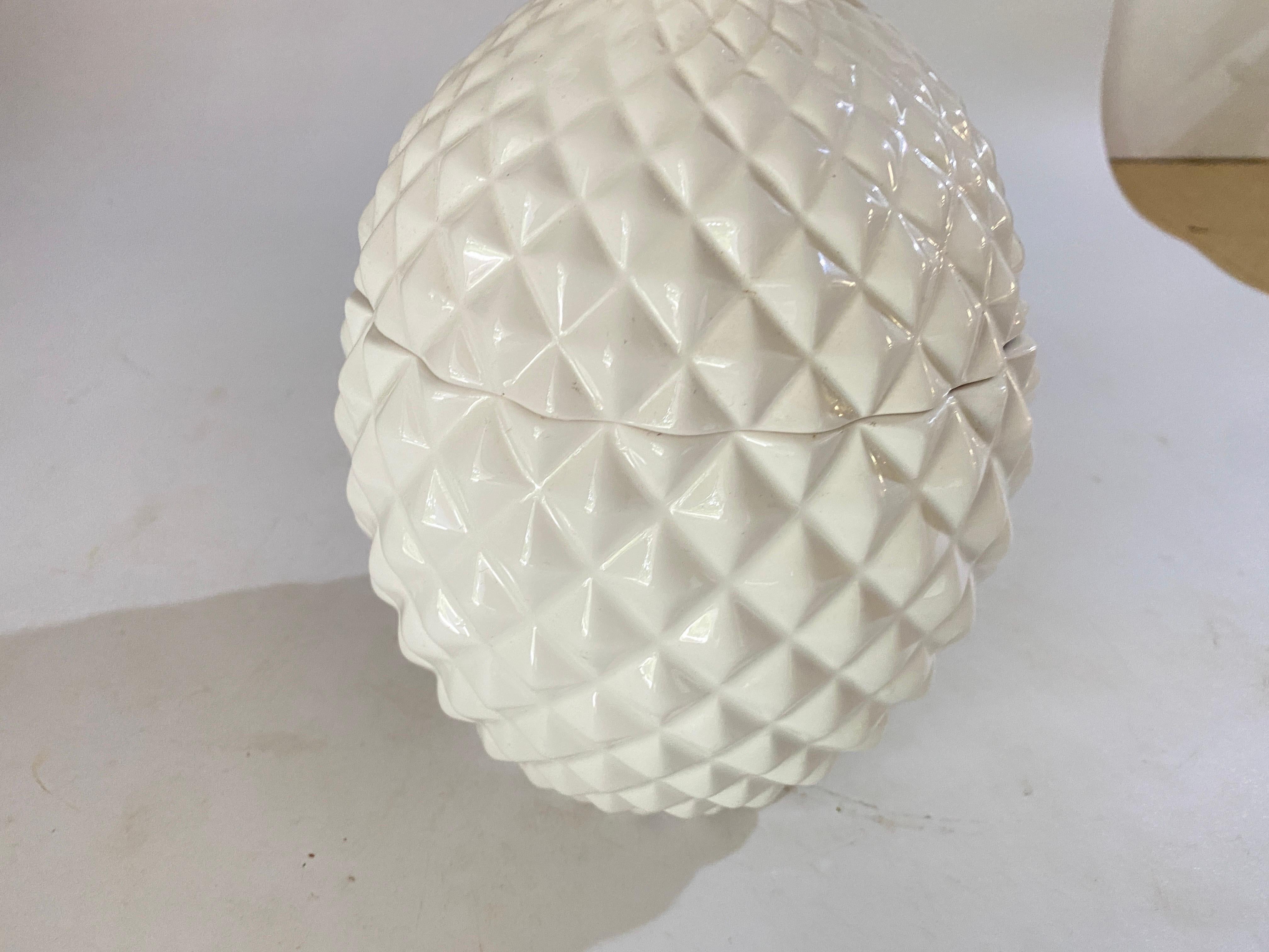 Pot à ananas en céramique émaillée portugaise avec couvercle ou seau à glaçure XXe siècle en vente 2