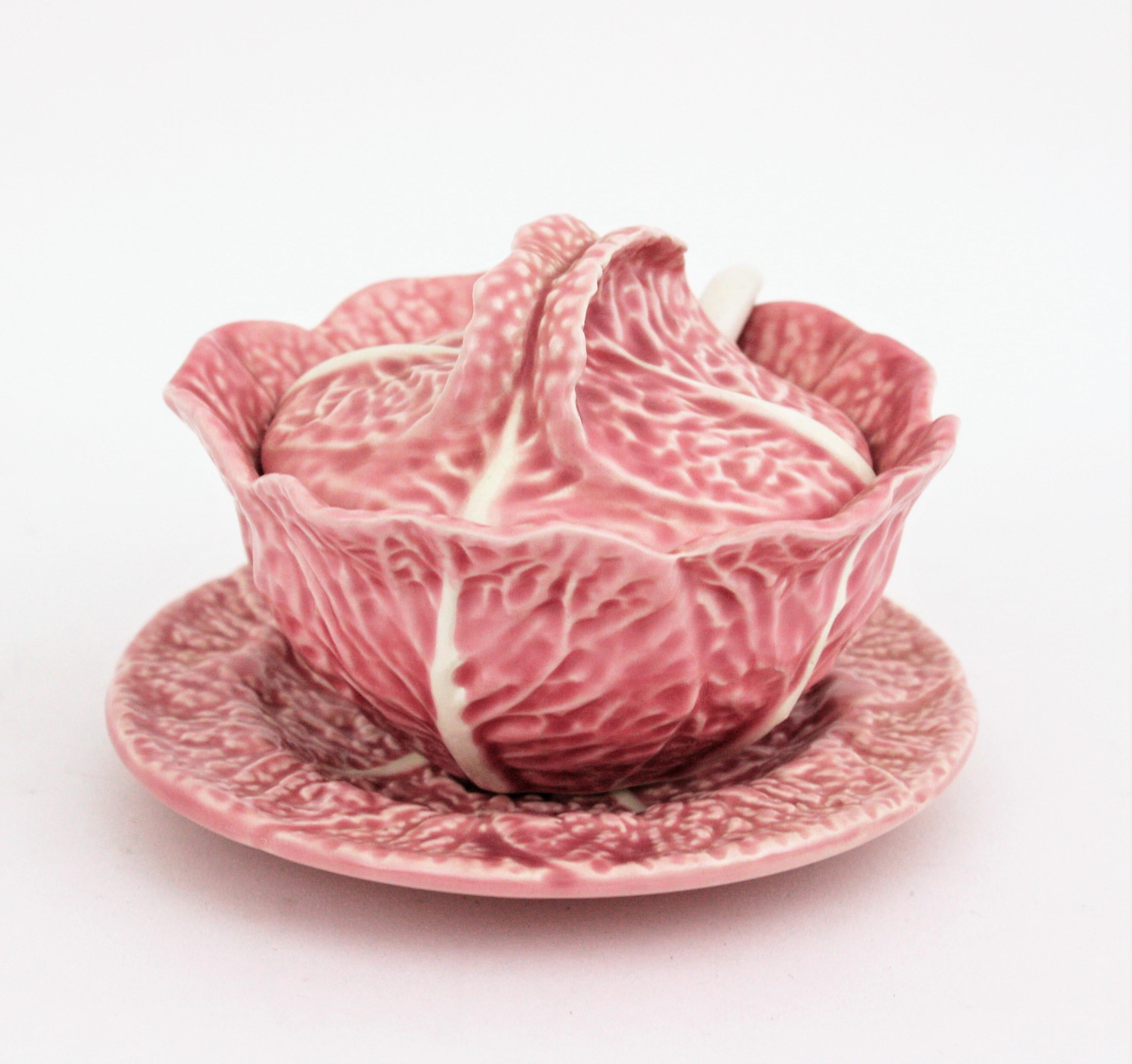 Pink Cabbage Glazed Ceramic Small Tureen or Bowl, Portugal, 1960s In Good Condition For Sale In Barcelona, ES