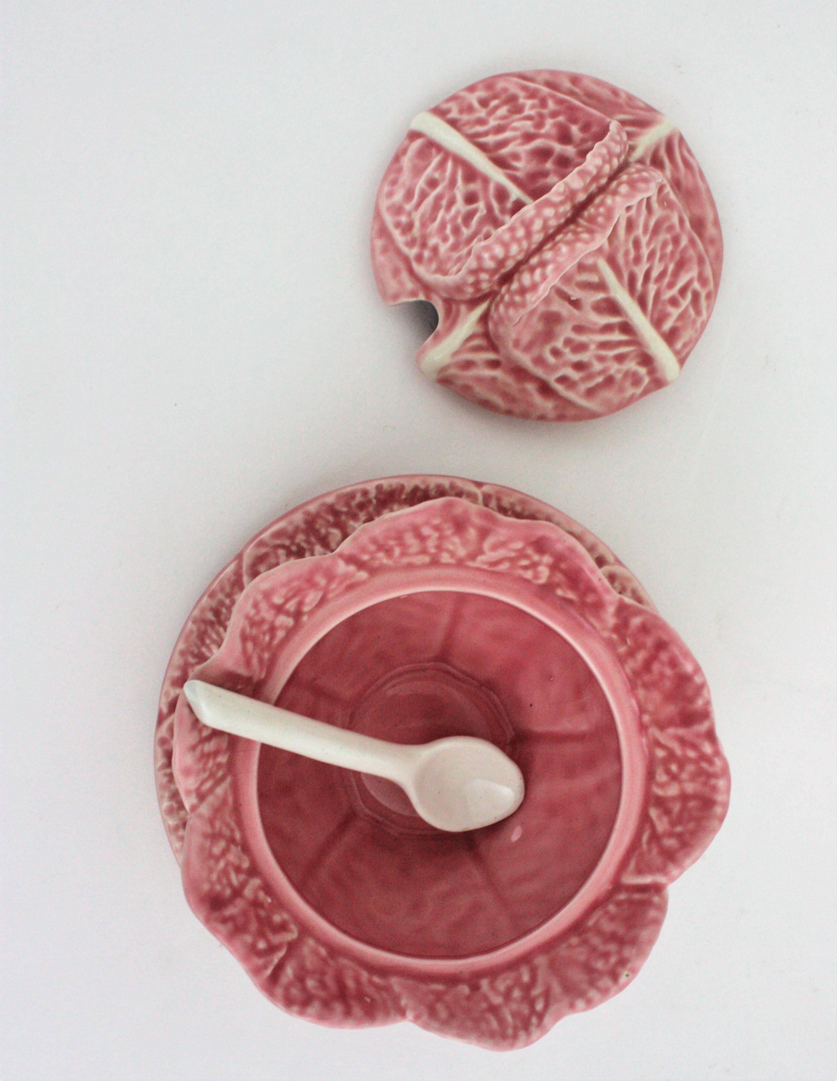 Petite soupière ou bol en céramique émaillée rose, Portugal, années 1960 Bon état - En vente à Barcelona, ES
