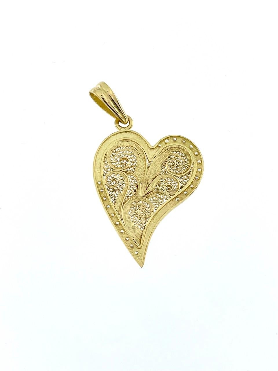 Artisan Portuguese Heart Pendant Yellow Gold with Zircons For Sale