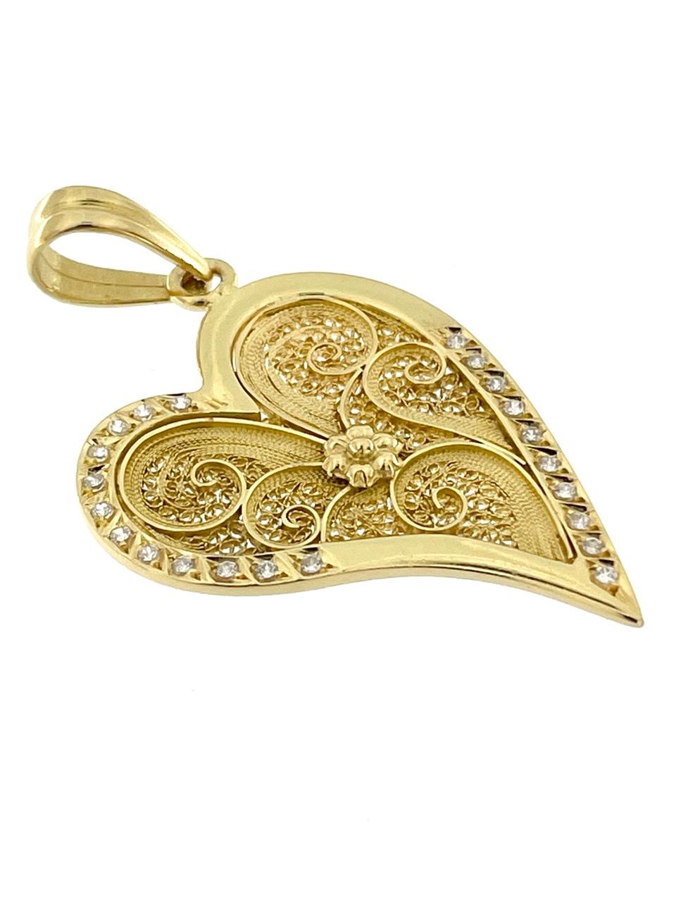 Brilliant Cut Portuguese Heart Pendant Yellow Gold with Zircons For Sale