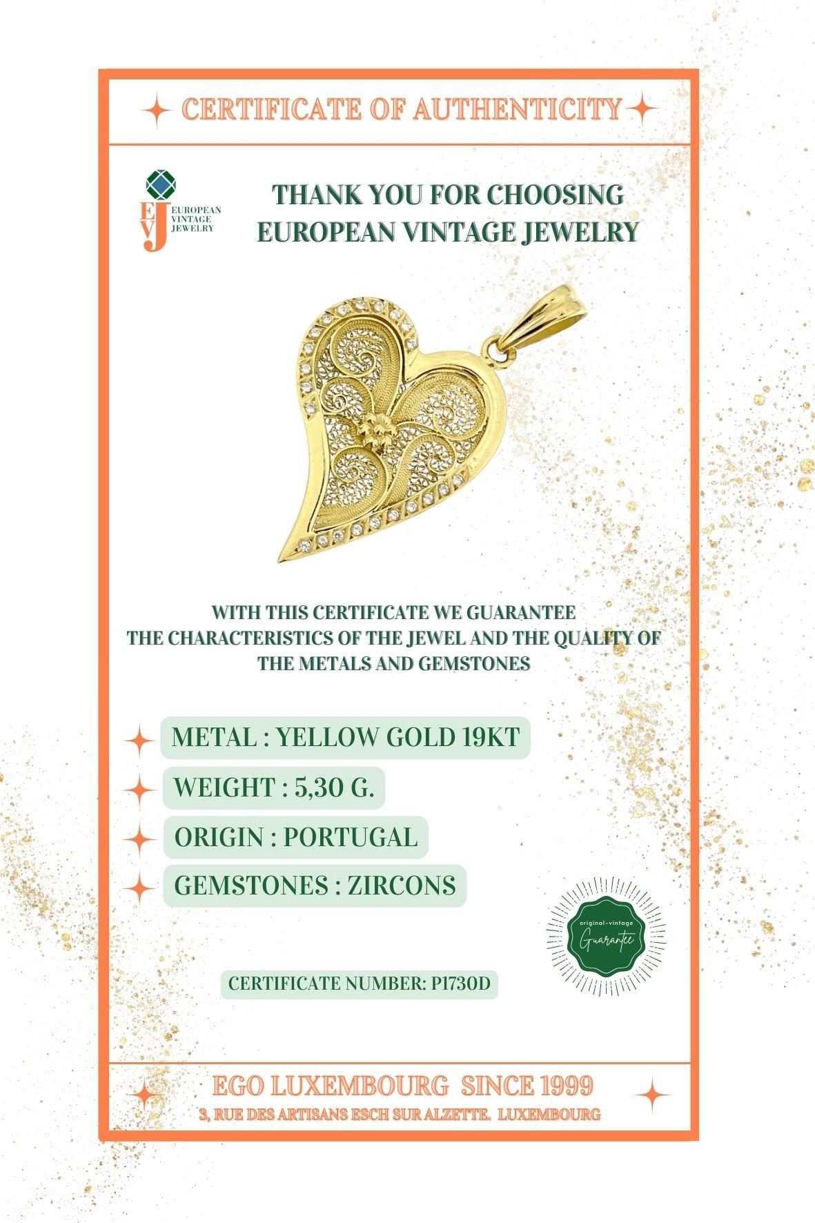 Women's or Men's Portuguese Heart Pendant Yellow Gold with Zircons For Sale