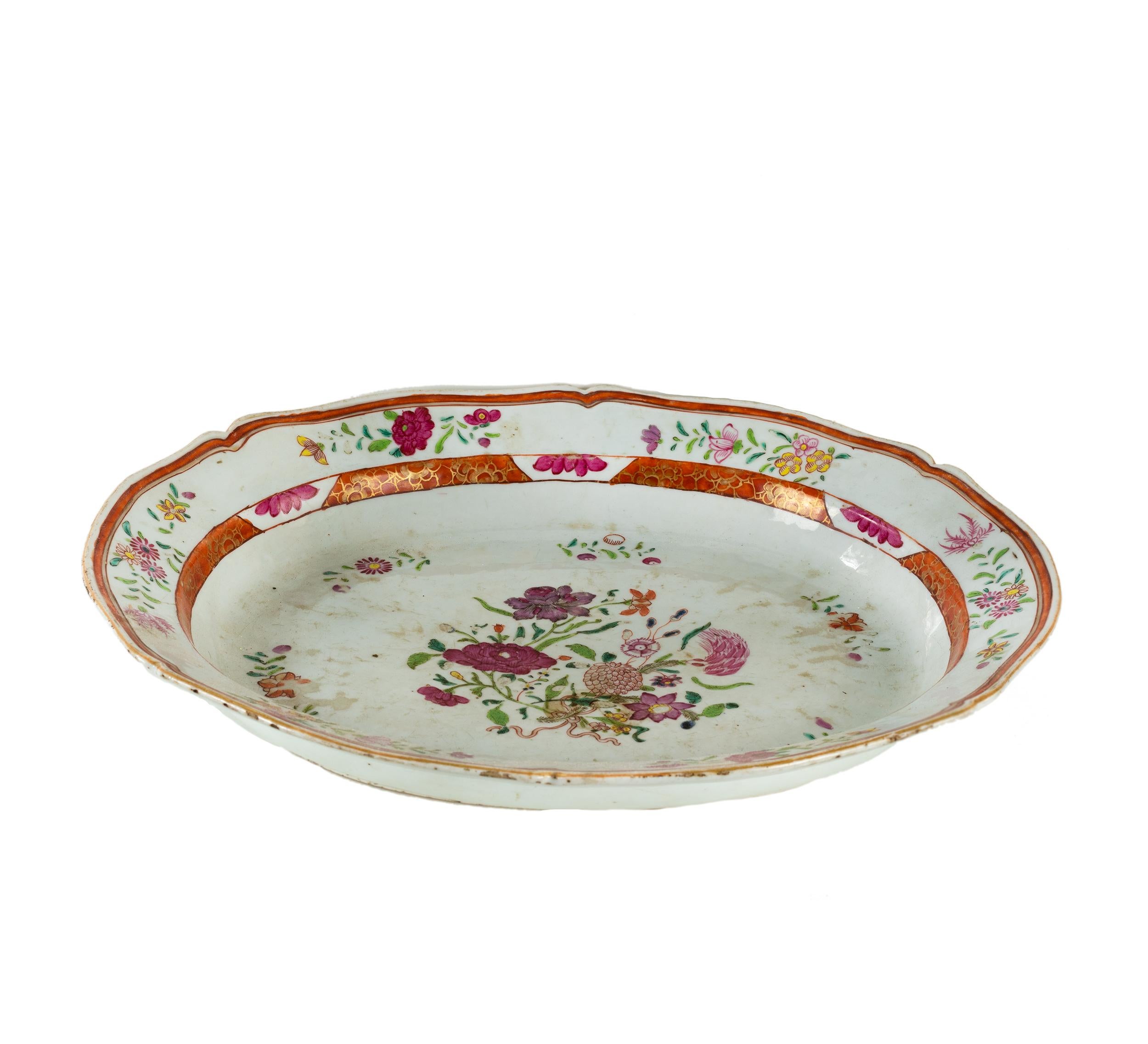 XVIIIe siècle et antérieur Plat en porcelaine de l'entreprise indienne portugaise, 18ème siècle en vente