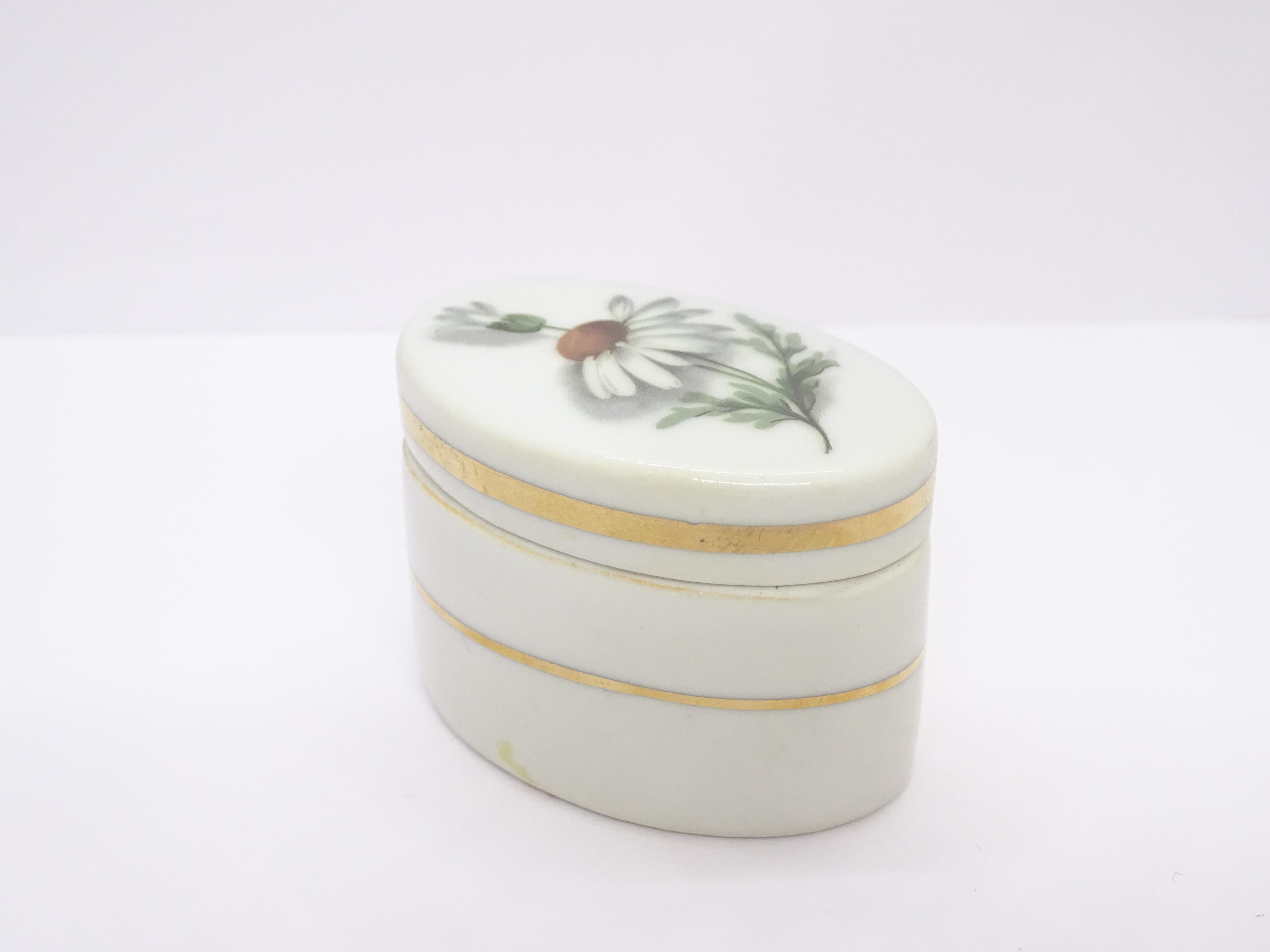 Portugiesische Schmuckschatulle aus Porzellan und Gold mit Goldbesatz „Margarita“ im Angebot 10
