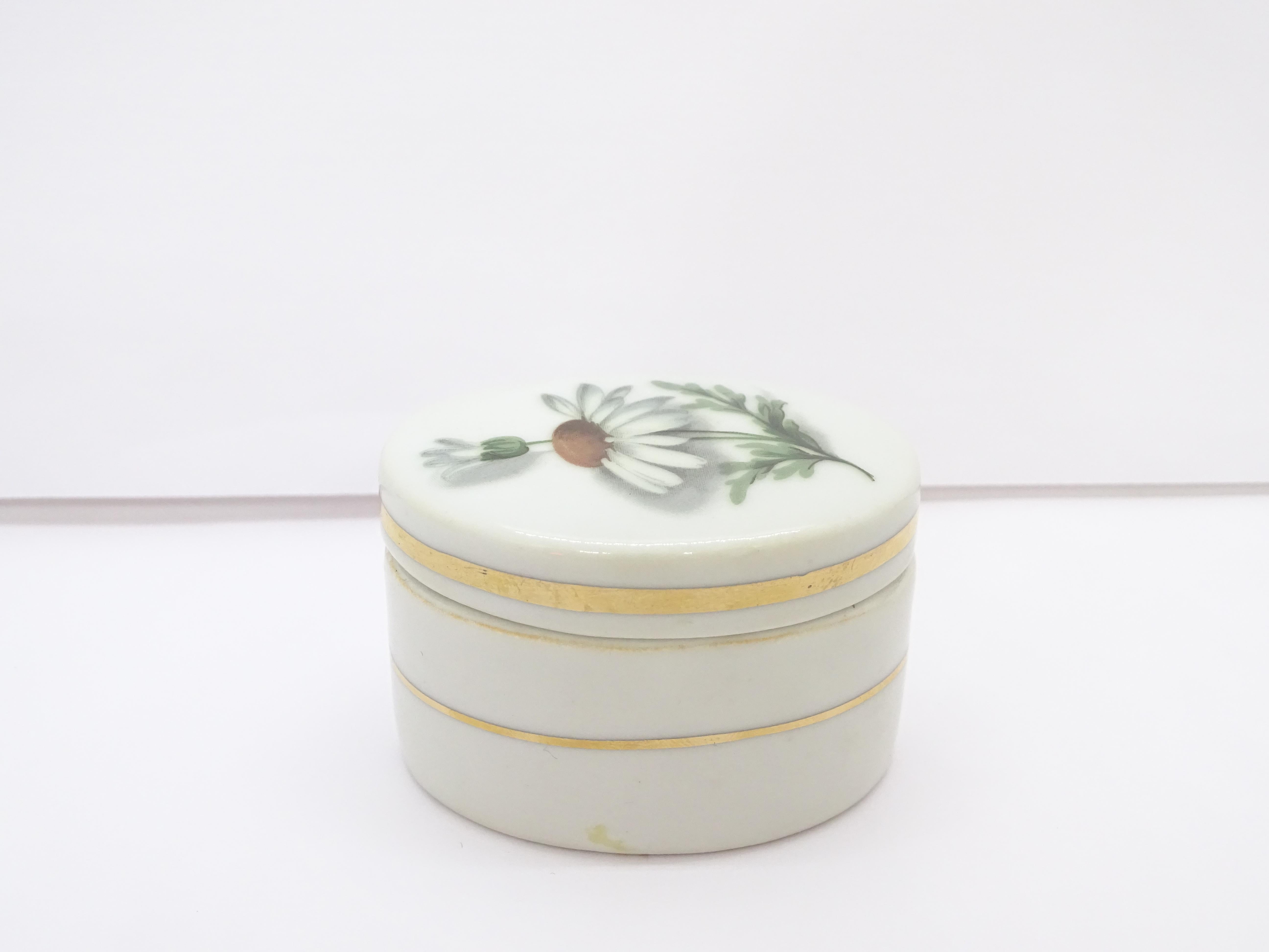 Portugiesische Schmuckschatulle aus Porzellan und Gold mit Goldbesatz „Margarita“ für Damen oder Herren im Angebot