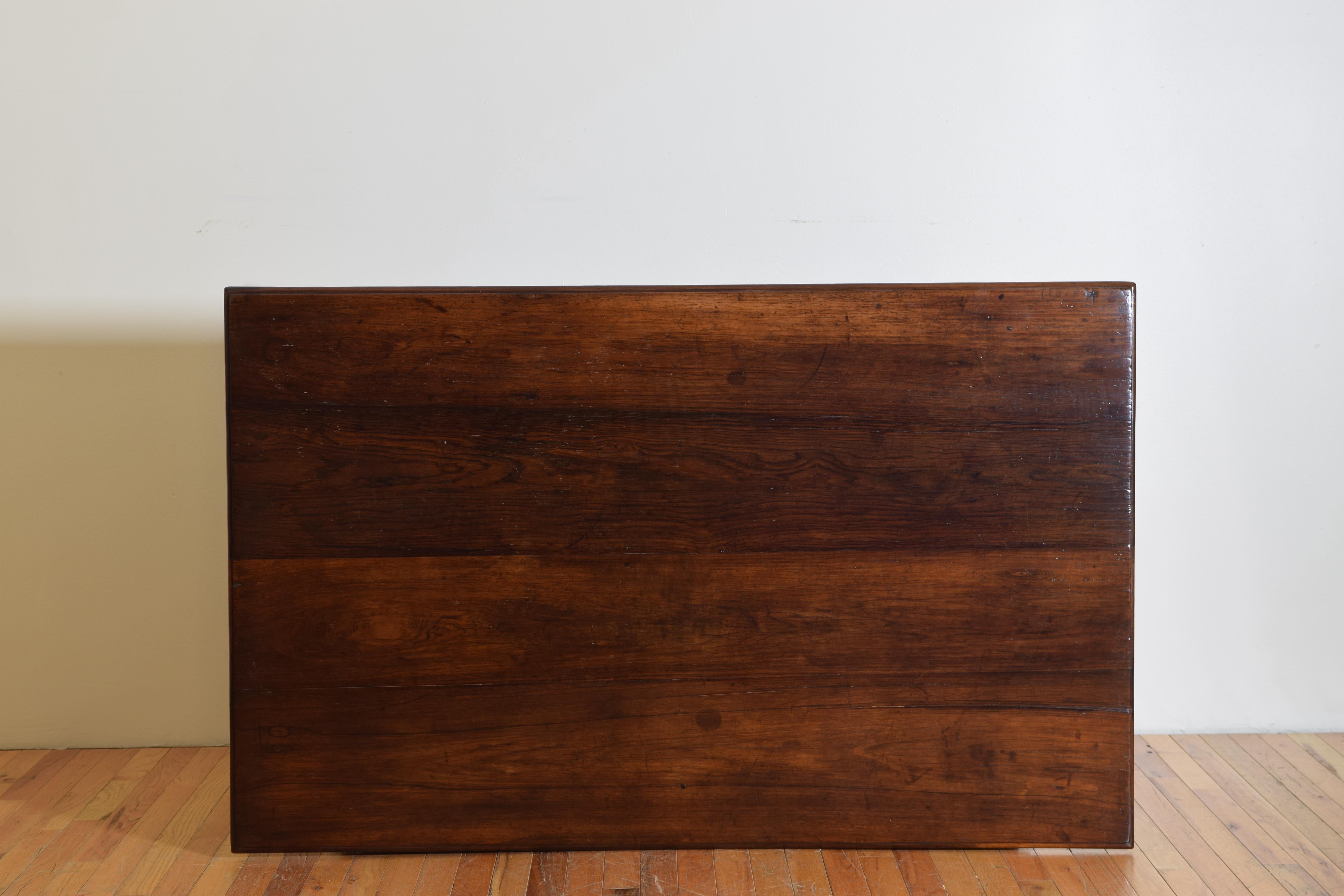 Beistelltisch oder Schreibtisch aus Palisanderholz mit 2 Schubladen im portugiesischen späten Barockstil, 18. Jahrhundert im Angebot 6
