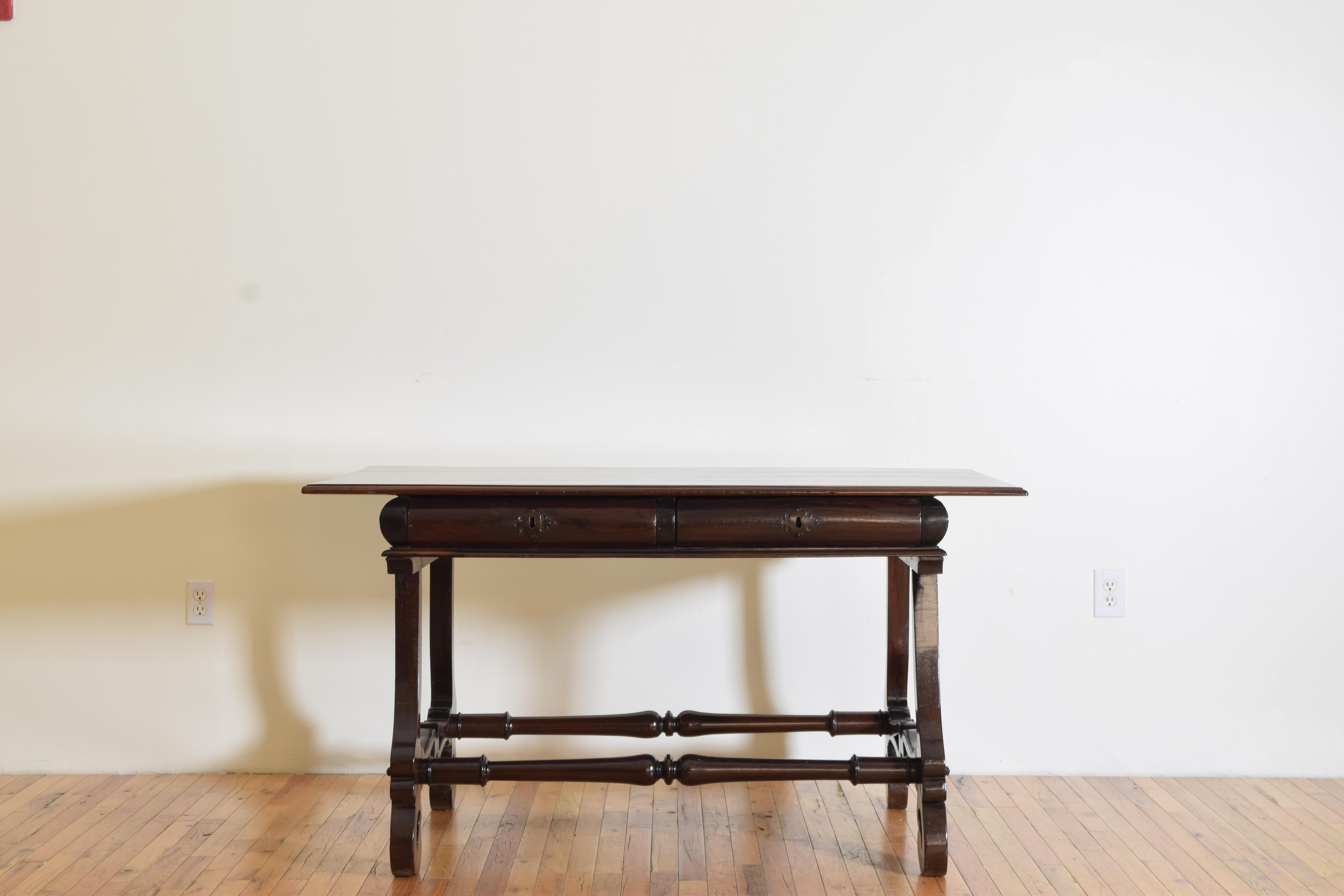 17th Century Portuguese Late Baroque Rosewood 2-Drawer Center Table or Desk, 18th Century For Sale