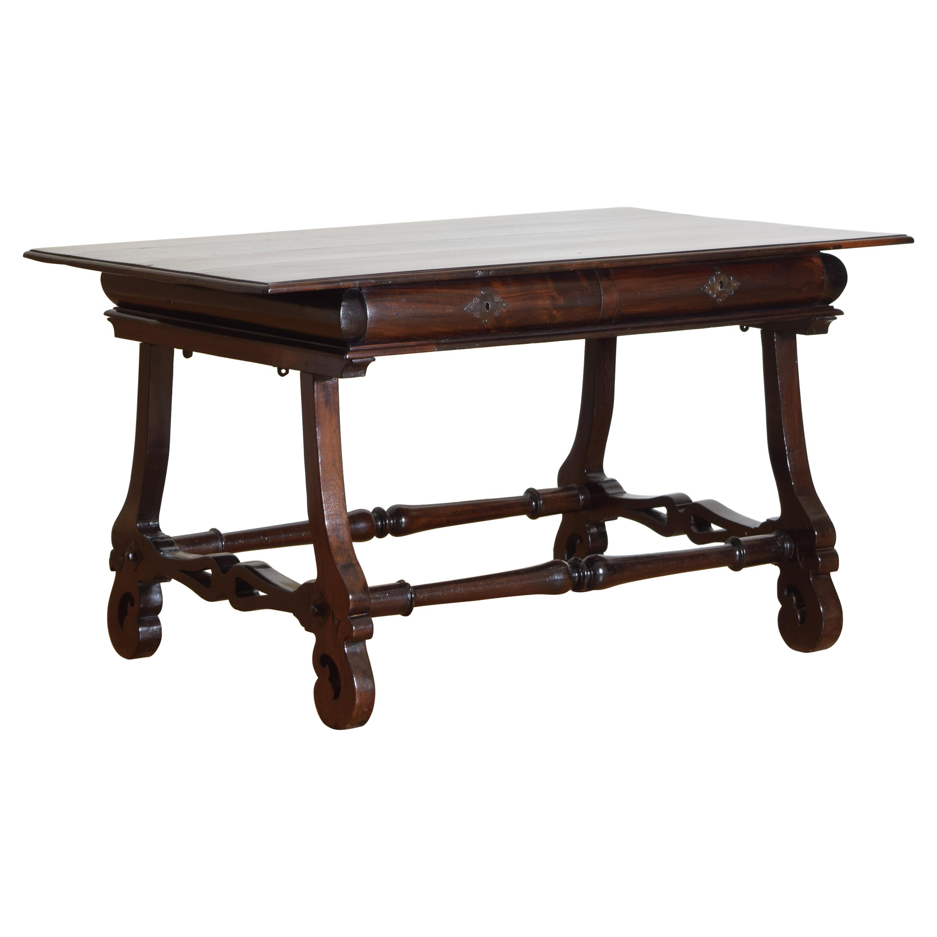 Portuguese Late Baroque Rosewood 2-Drawer Center Table or Desk, 18th Century For Sale