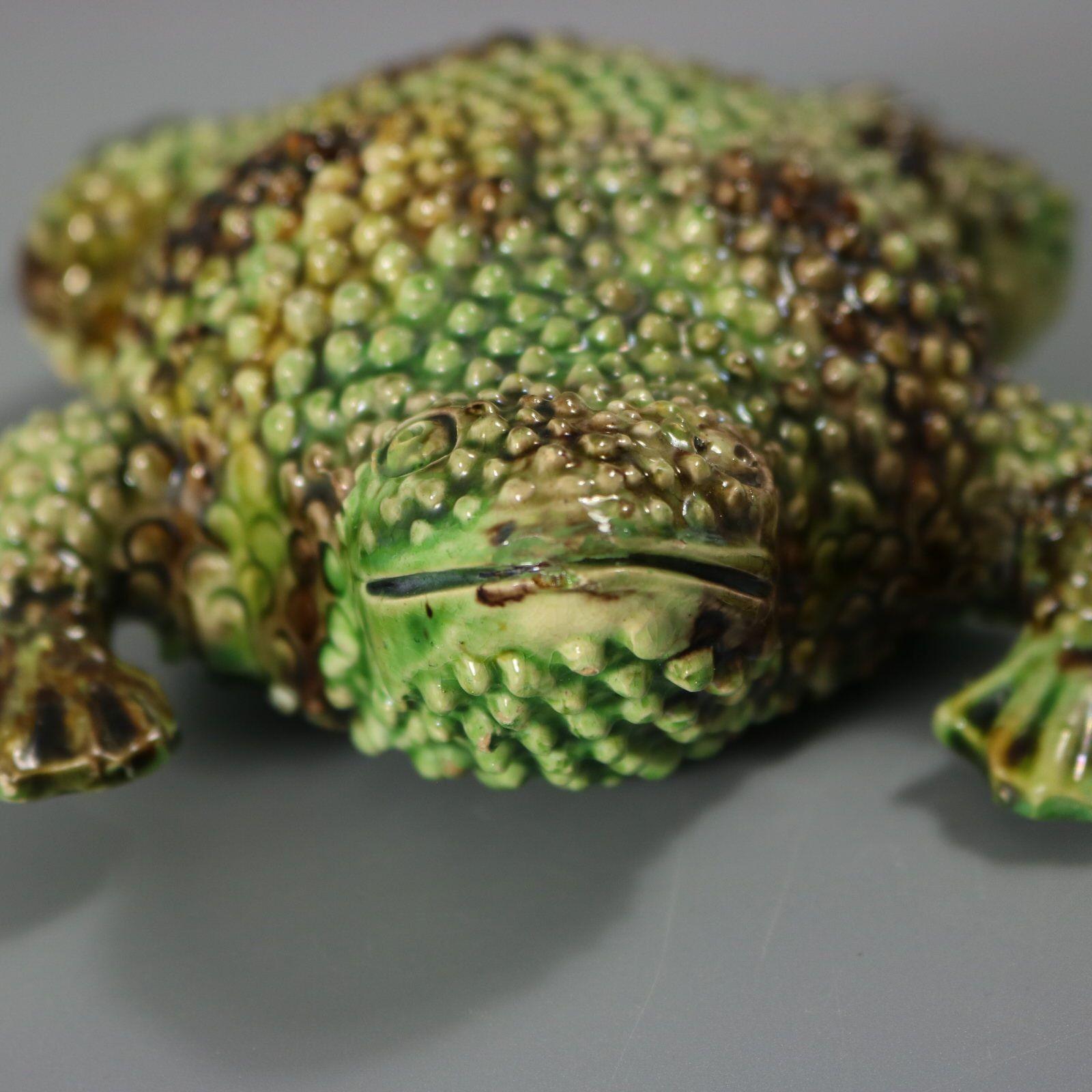 Figurine murale de crapaud Palissy en majolique portugaise en vente 1