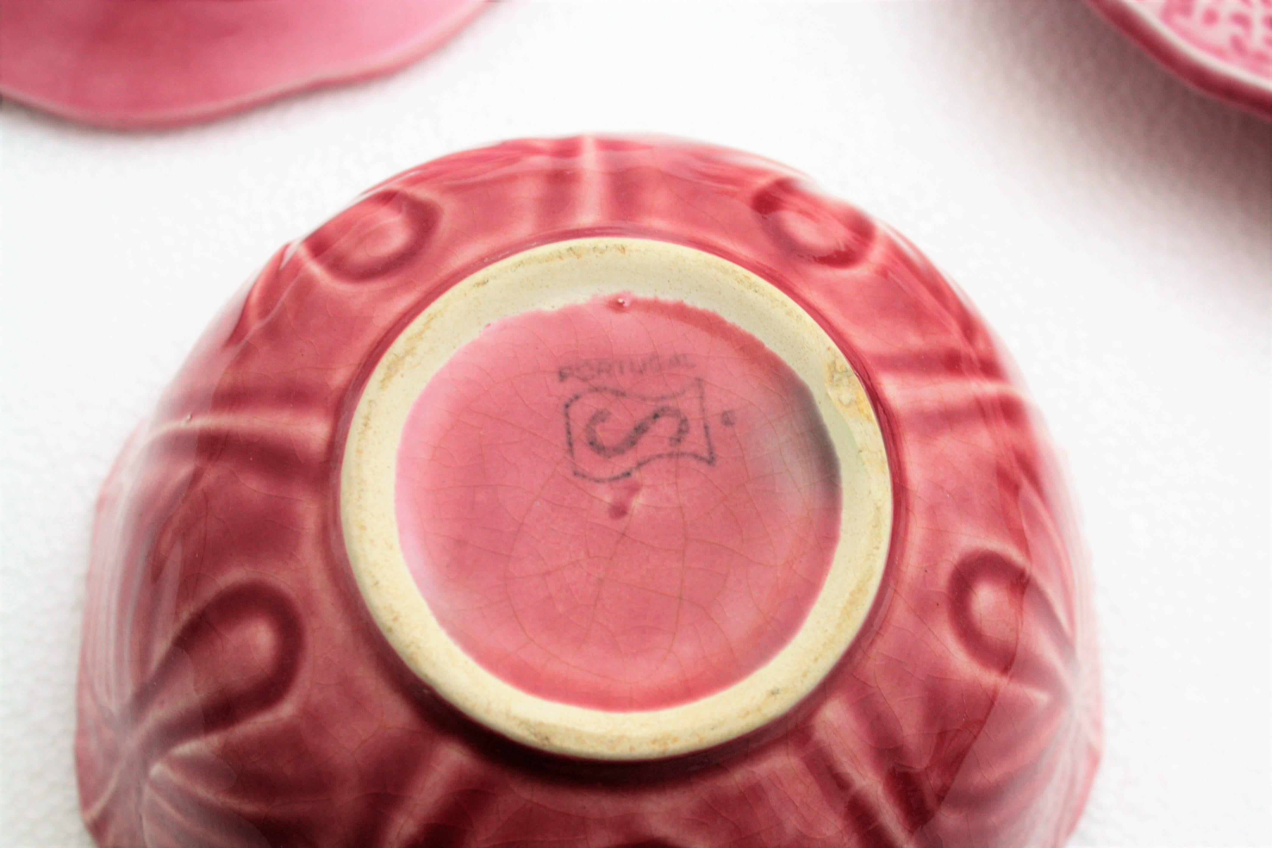 Portugais Service à dessert ou à déjeuner en céramique rose portugaise pour quatre personnes en vente