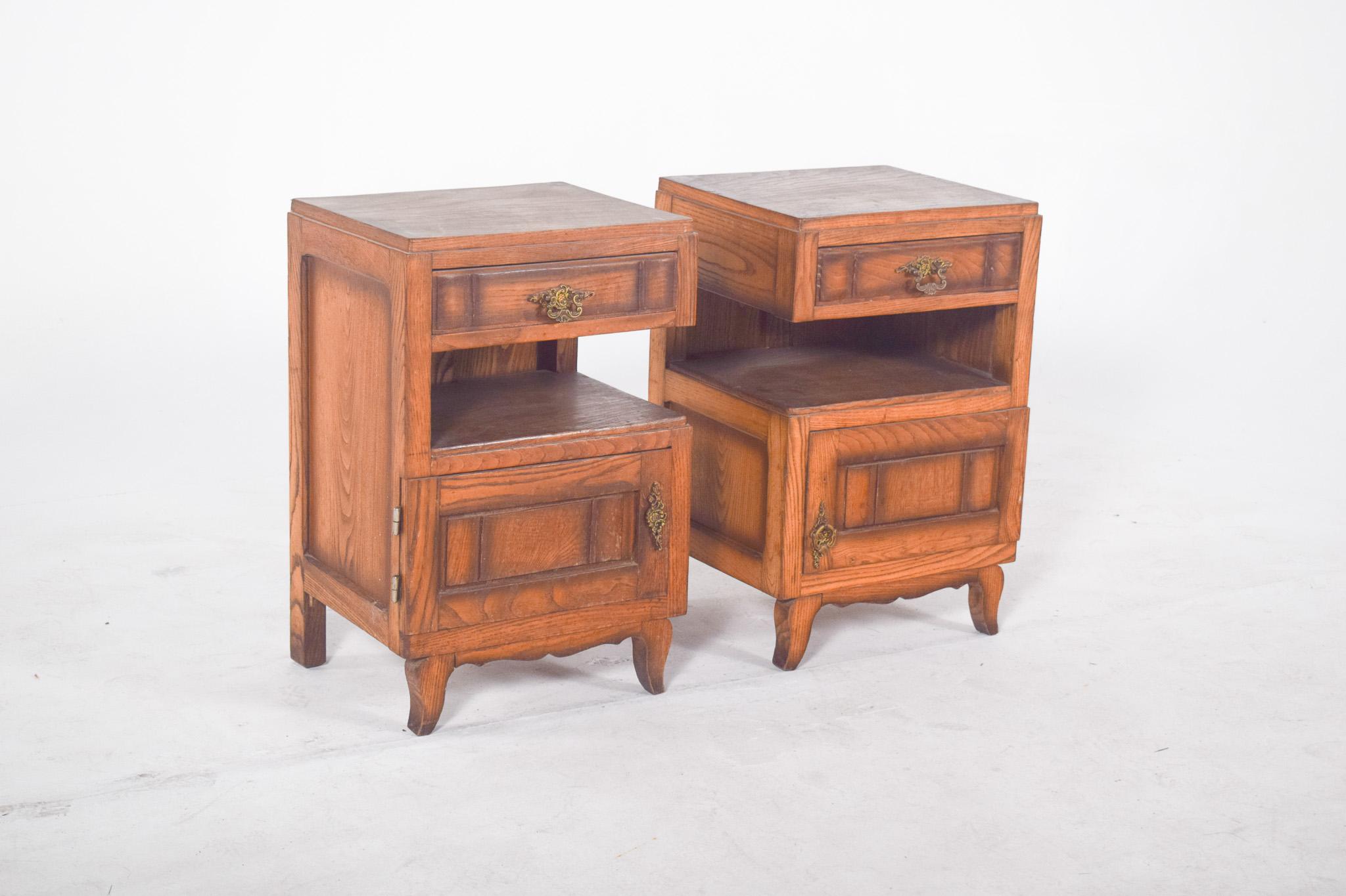 Portuguese Mid-Century Pair of Oak Bedside Tables In Good Condition For Sale In Lisboa, Lisboa