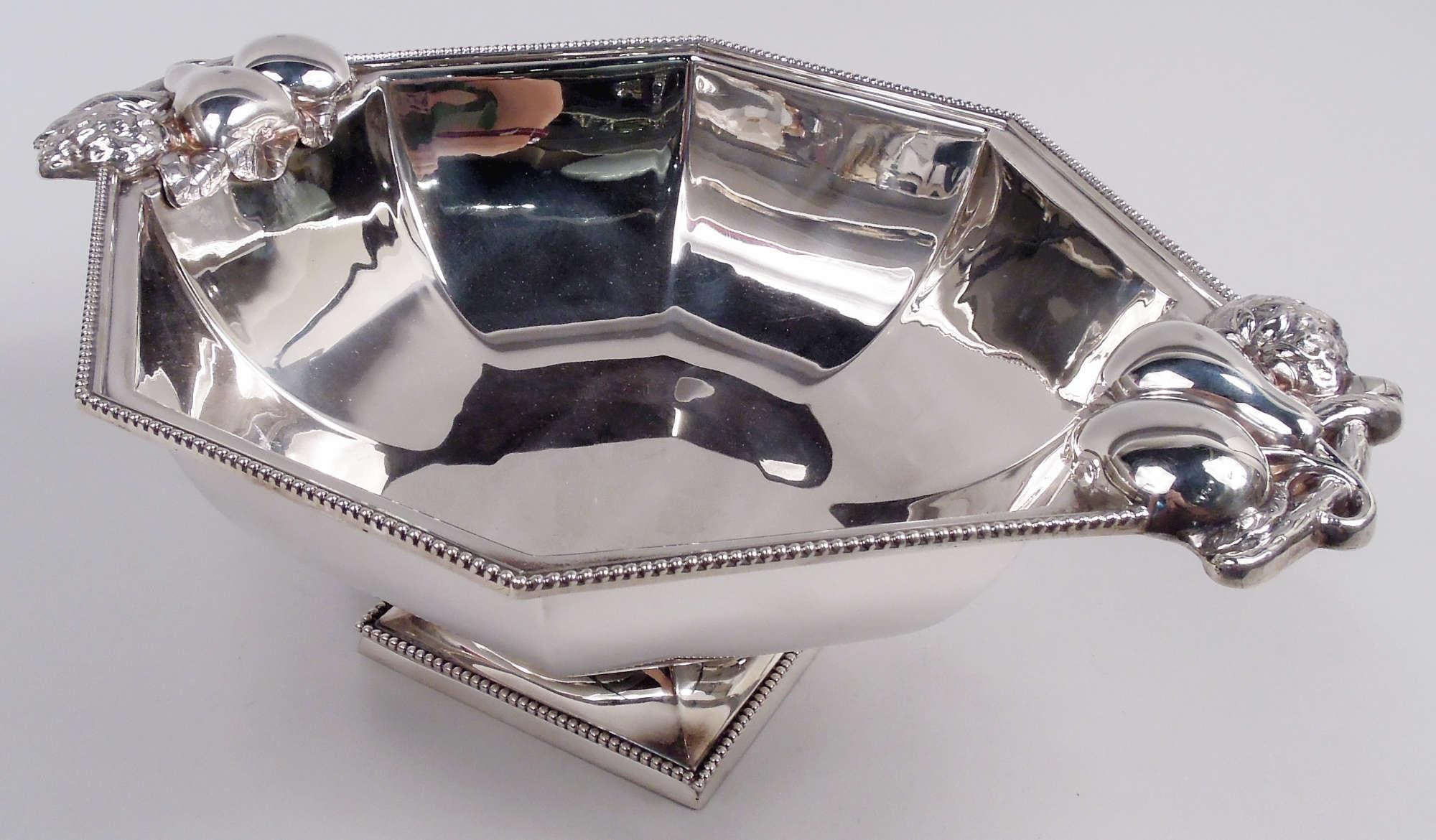 Portoghese Fruttiera portoghese moderna classica in argento sterling con centrotavola in vendita