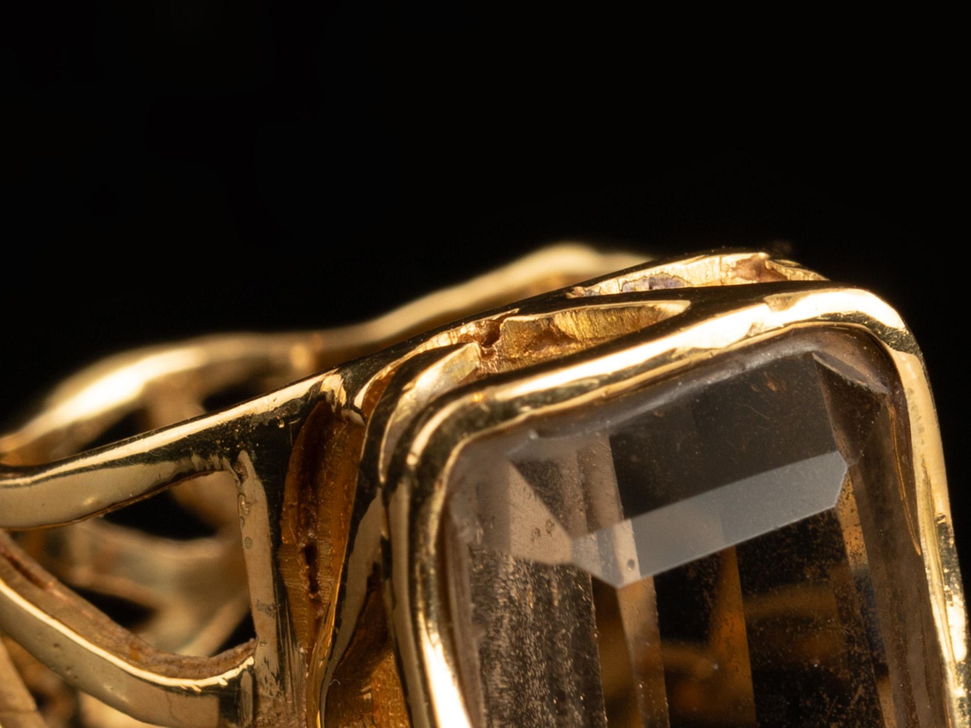 Anello portoghese modernista in quarzo fumé e oro in vendita 2