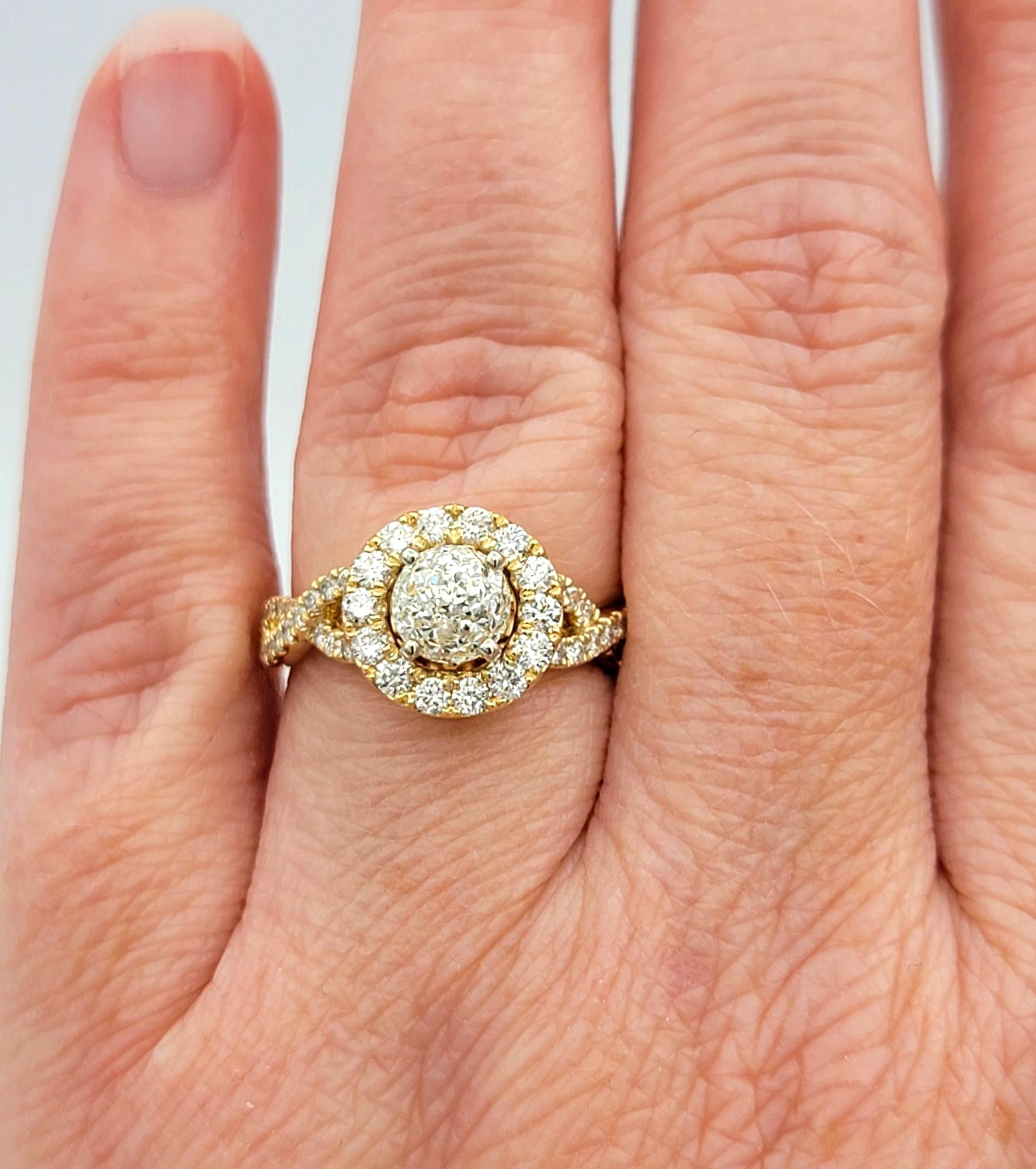 Portugiesischer Verlobungsring aus 14 Karat Gelbgold mit Diamant-Halo im alteuropäischen Schliff im Angebot 4