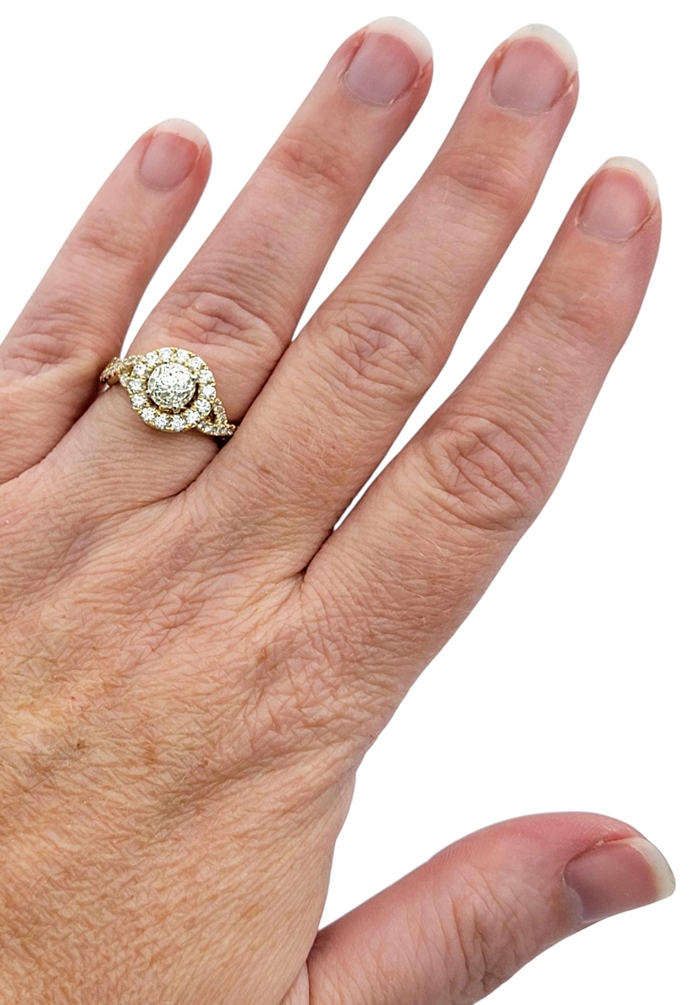 Portugiesischer Verlobungsring aus 14 Karat Gelbgold mit Diamant-Halo im alteuropäischen Schliff im Angebot 3