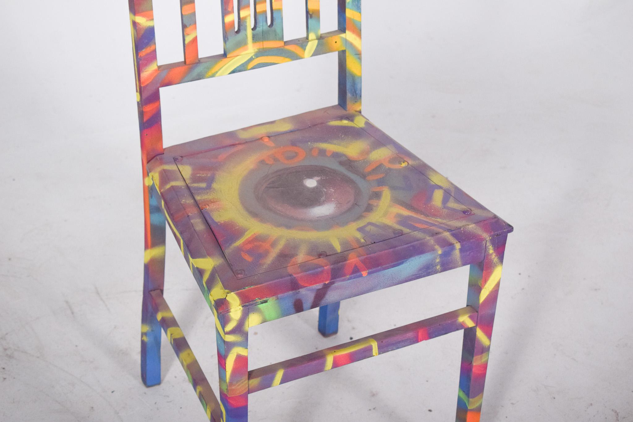 Peint à la main Chaise peinte portugaise avec oeil Designée par Francisco Camilo en vente