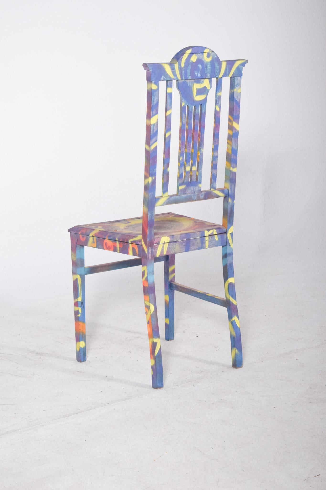 20ième siècle Chaise peinte portugaise avec oeil Designée par Francisco Camilo en vente