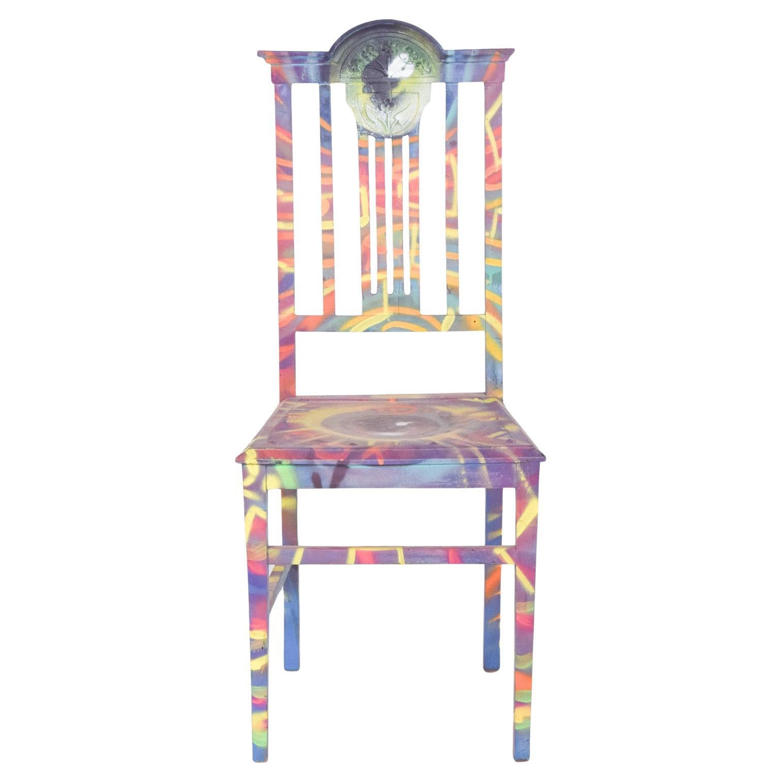 Chaise peinte portugaise avec oeil Designée par Francisco Camilo