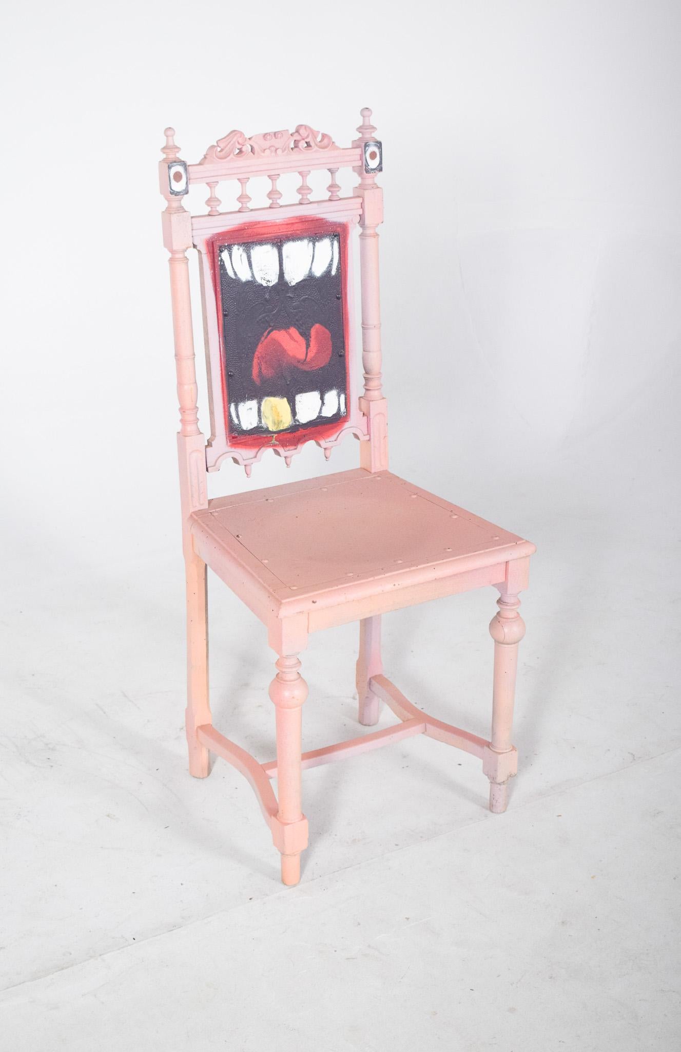 Moderne Chaise à dents peintes portugaise par Francisco Camilo en vente