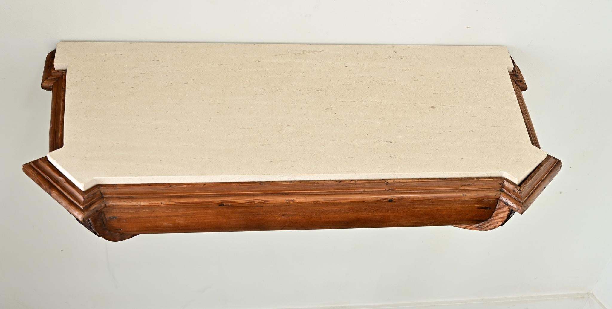 Coppia portoghese di mensole d'altare in pino del XVIII secolo In condizioni buone in vendita a Baton Rouge, LA