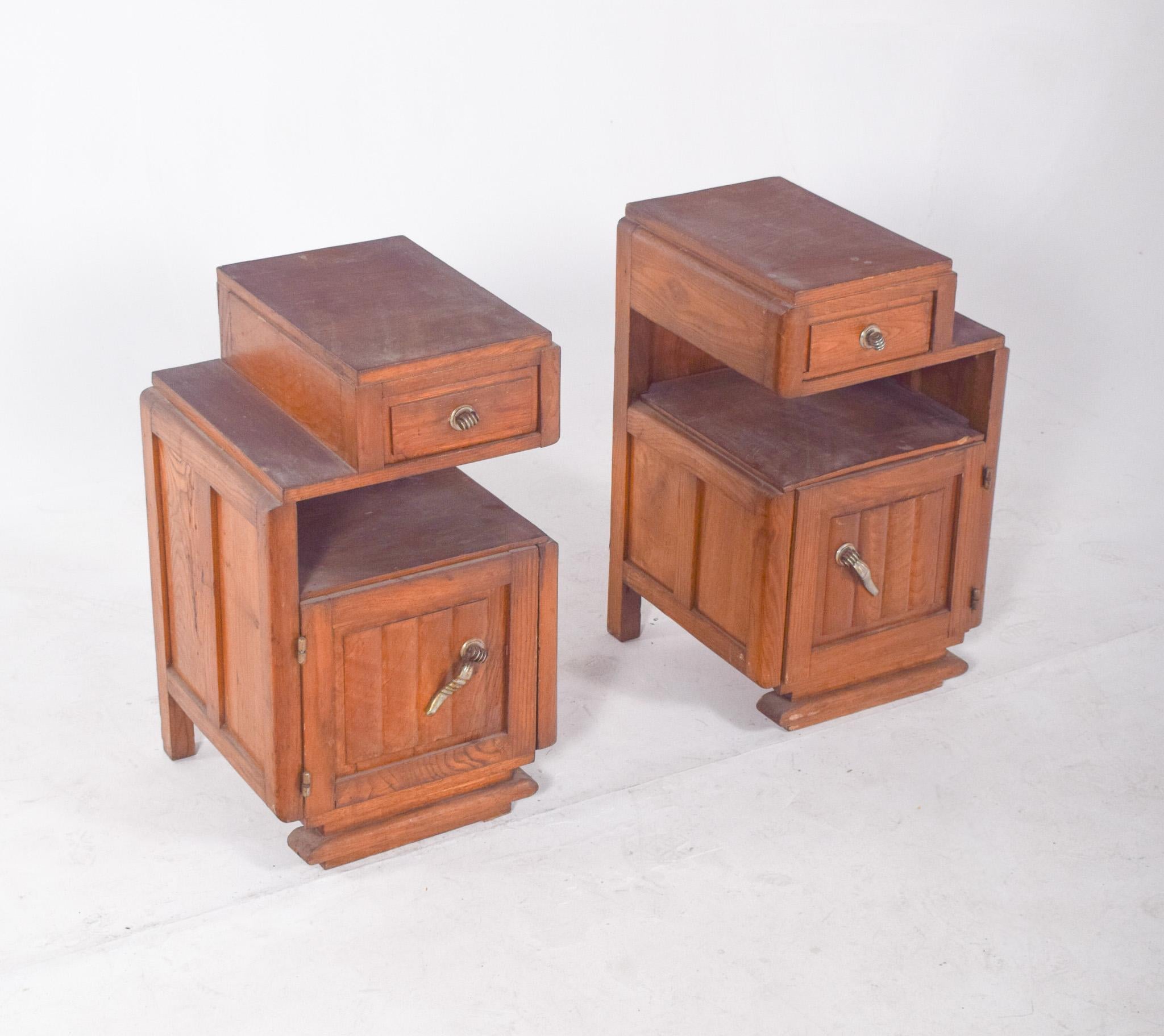 Portuguese Pair of Deco-Style Bedside Tables For Sale 6