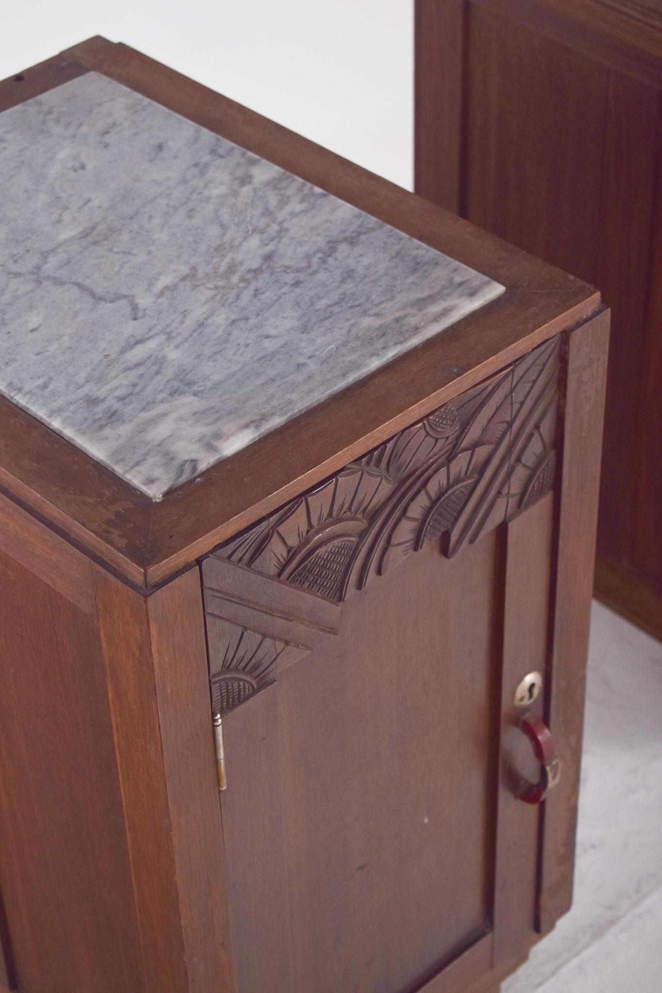 20th Century Portuguese Pair of Deco-Style Bedside Tables For Sale