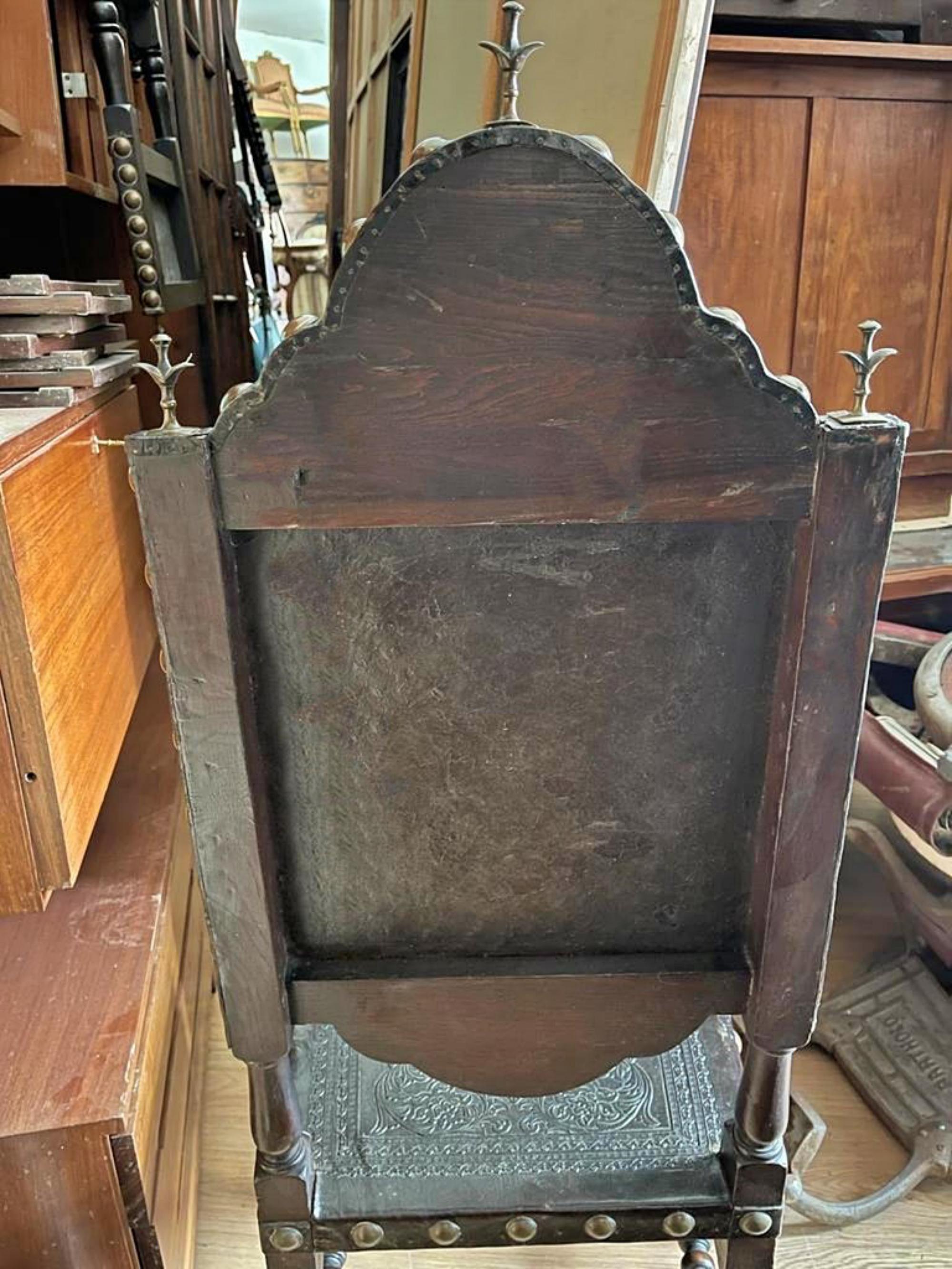 Portugiesisches Paar Stühle mit hoher Rückenlehne, 18. Jahrhundert (Handgefertigt) im Angebot