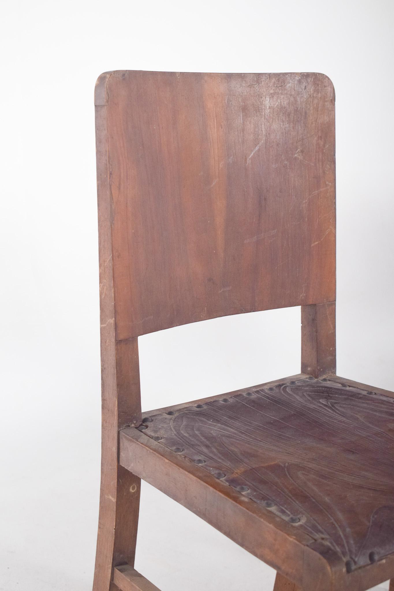 Portuguese Pair of Leather Dining chairs with Studs In Fair Condition For Sale In Lisboa, Lisboa